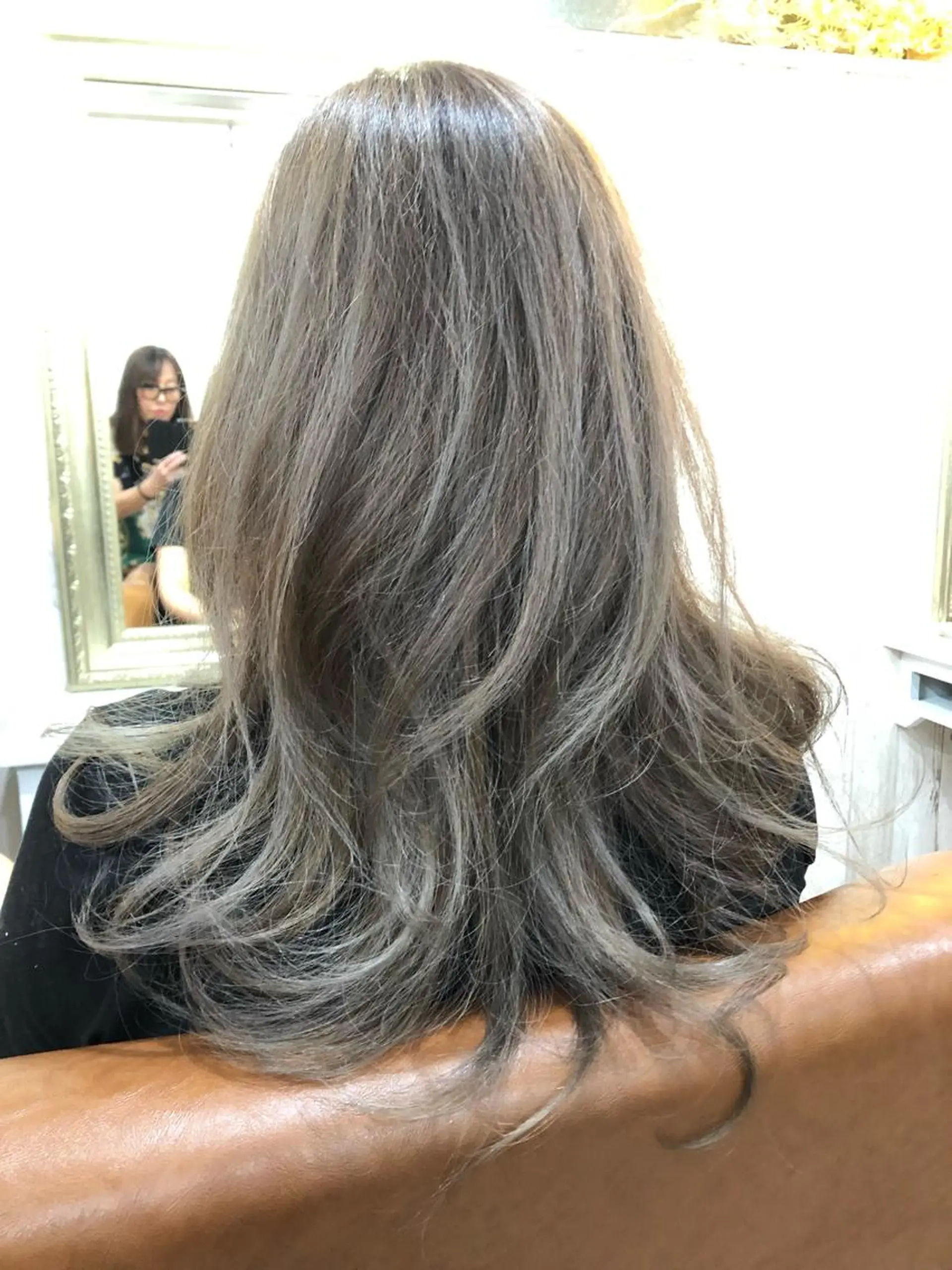 ロング カット ヘアカラー トリートメント 🐆アンドウ チカコ🦓のヘアスタイル