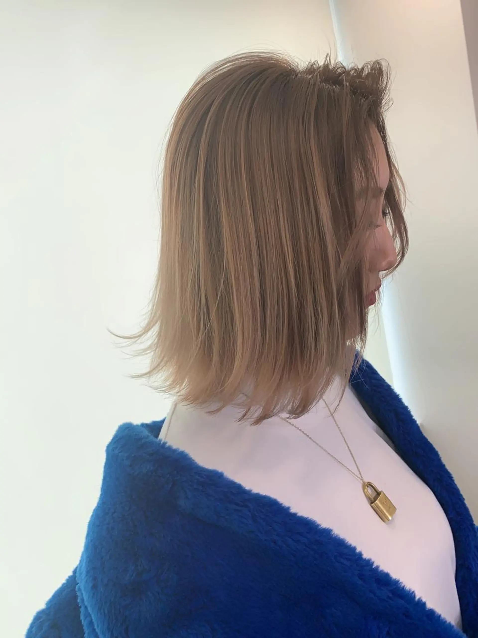 ミディアム ハイライト レイヤーカット ヘアカラー トリートメント Selene hair OSAKAのヘアスタイル