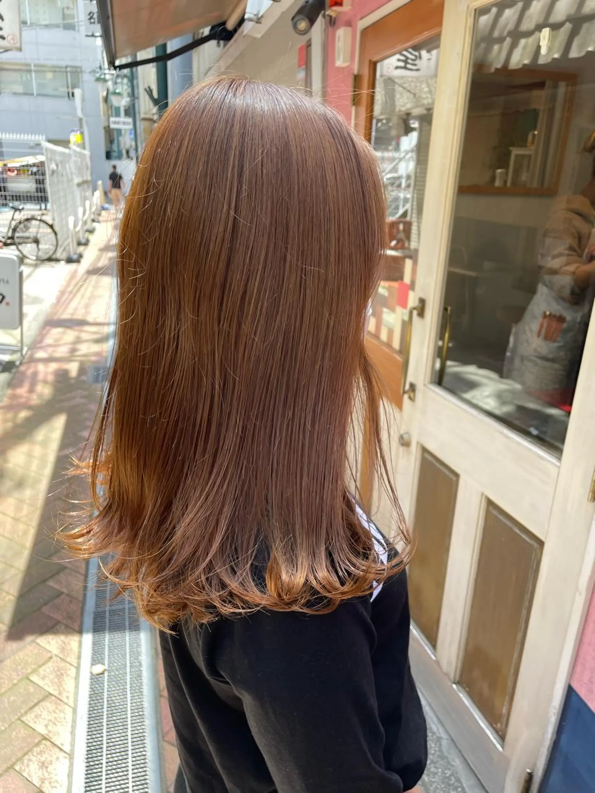 ミディアム カラー ベージュカラー ナカムラ イヅミのヘアスタイル