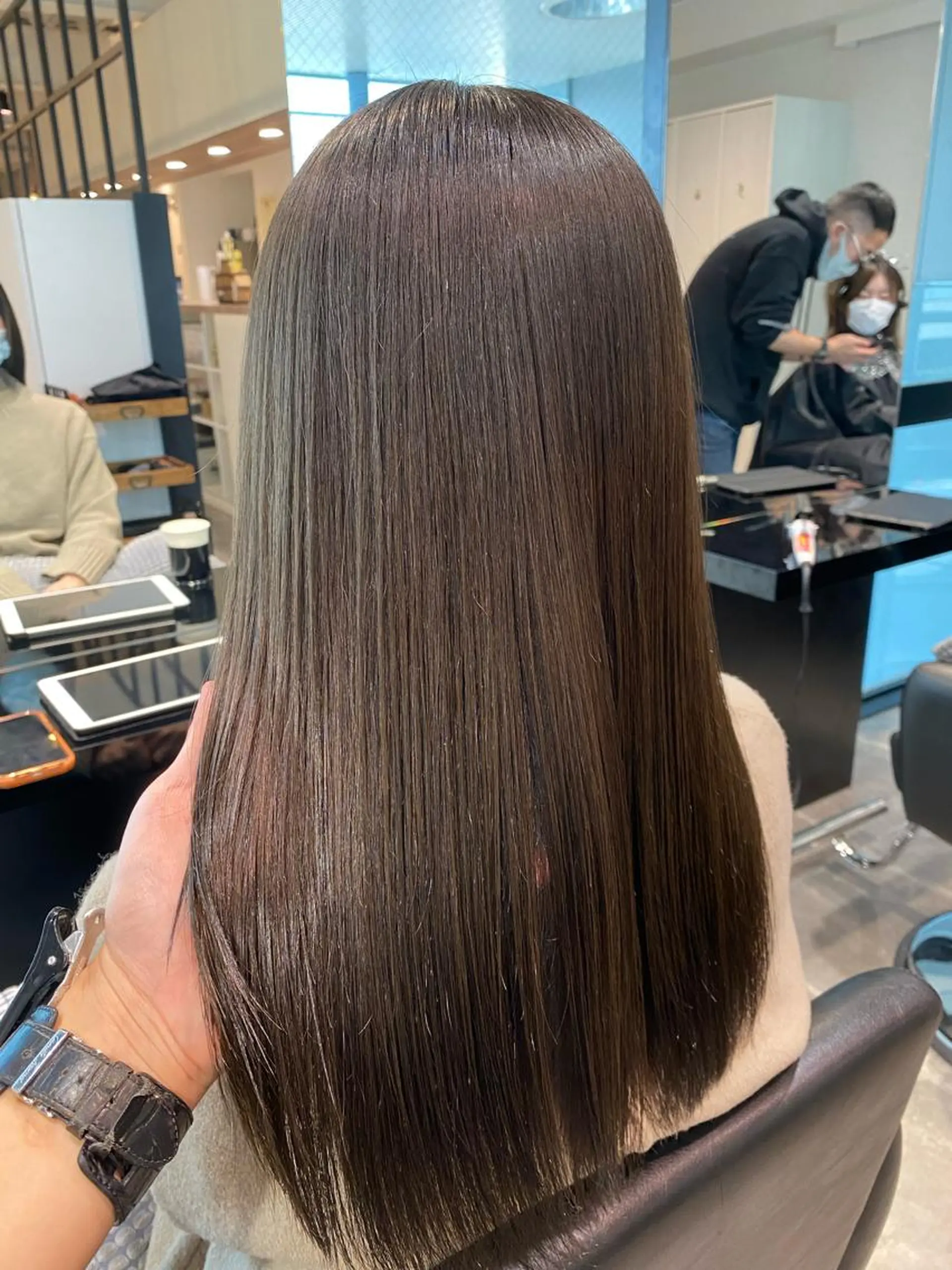 ロング アッシュ 髪質改善 トリートメント カット ヘアカラー トリートメント 韓国レイヤーカット 🧸ベージュカラーのヘアスタイル