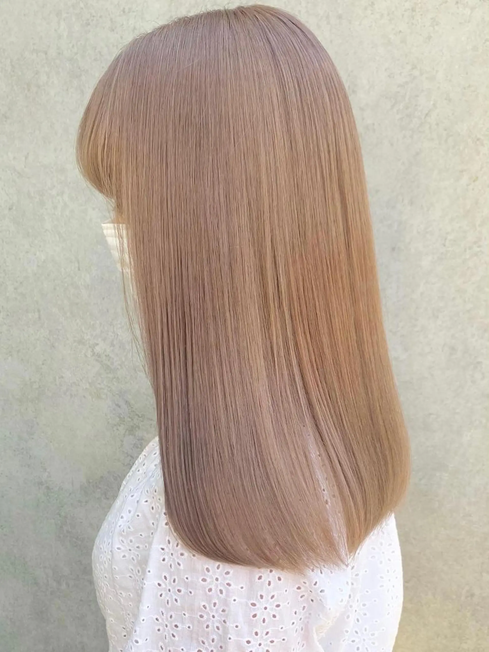 セミロング カラー ベージュカラー ハイトーンカラー ピンクカラー ピンクベージュ fifth おのでら ようのヘアスタイル