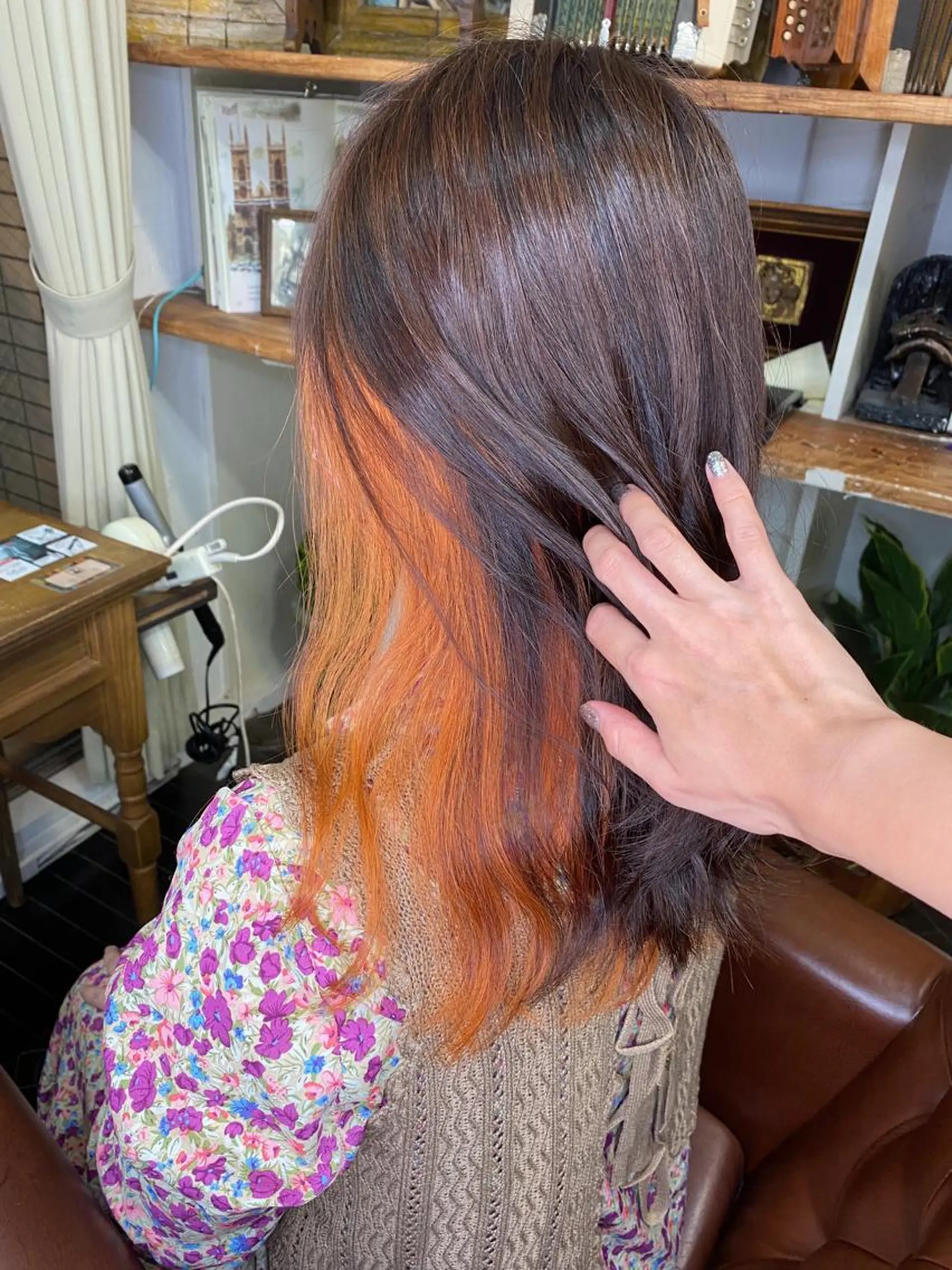 セミロング カラー バレイヤージュ ブリーチ ブロンド ダブルカラー イヤリングカラー ヘアカラー モモカ/ハイトーン /バレイヤージュのヘアスタイル