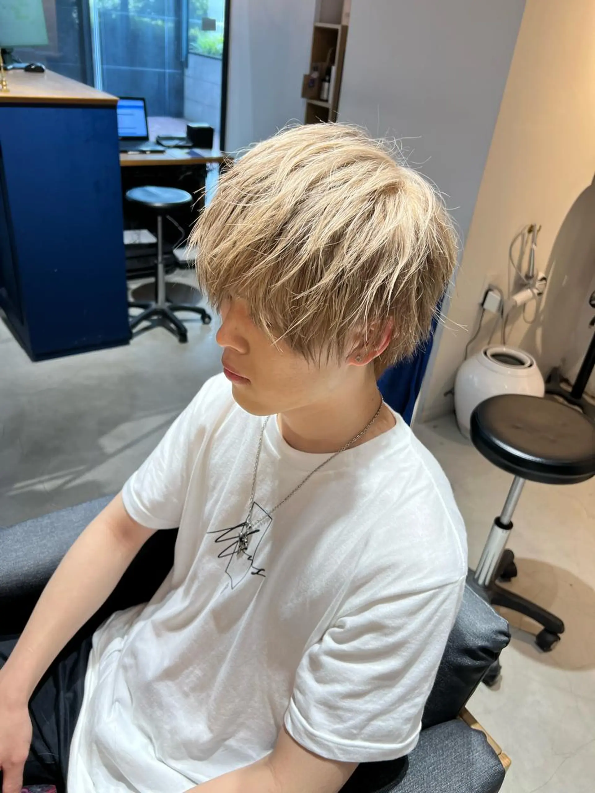 カラー メンズ ベージュカラー ミルクティーベージュ カット ヘアカラー トリートメント メンズ専門　井藤 雅也のヘアスタイル