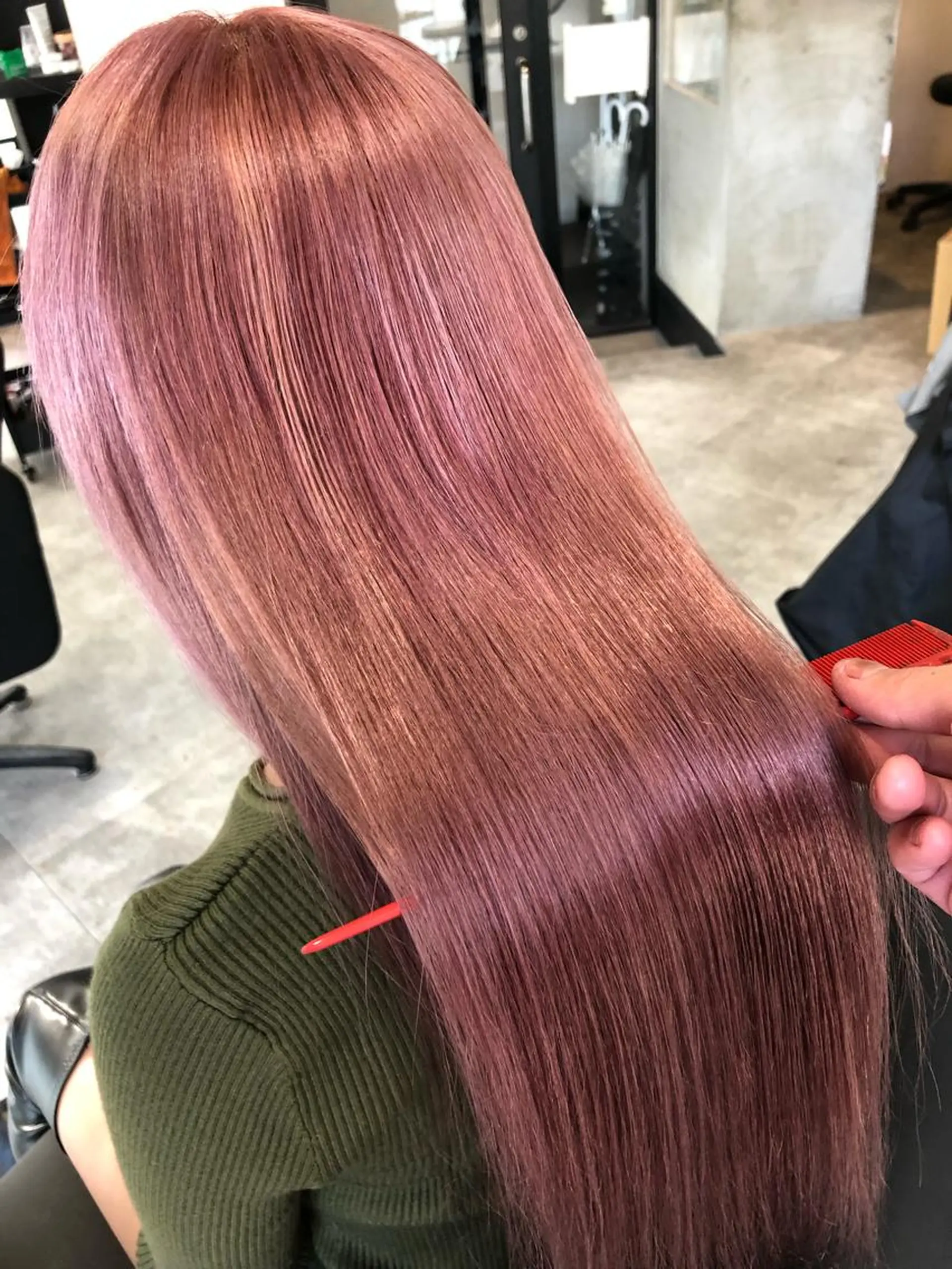 ロング カラー ブリーチ ケアブリーチ ピンクカラー レイヤー/エクステ alpha下妻のヘアスタイル