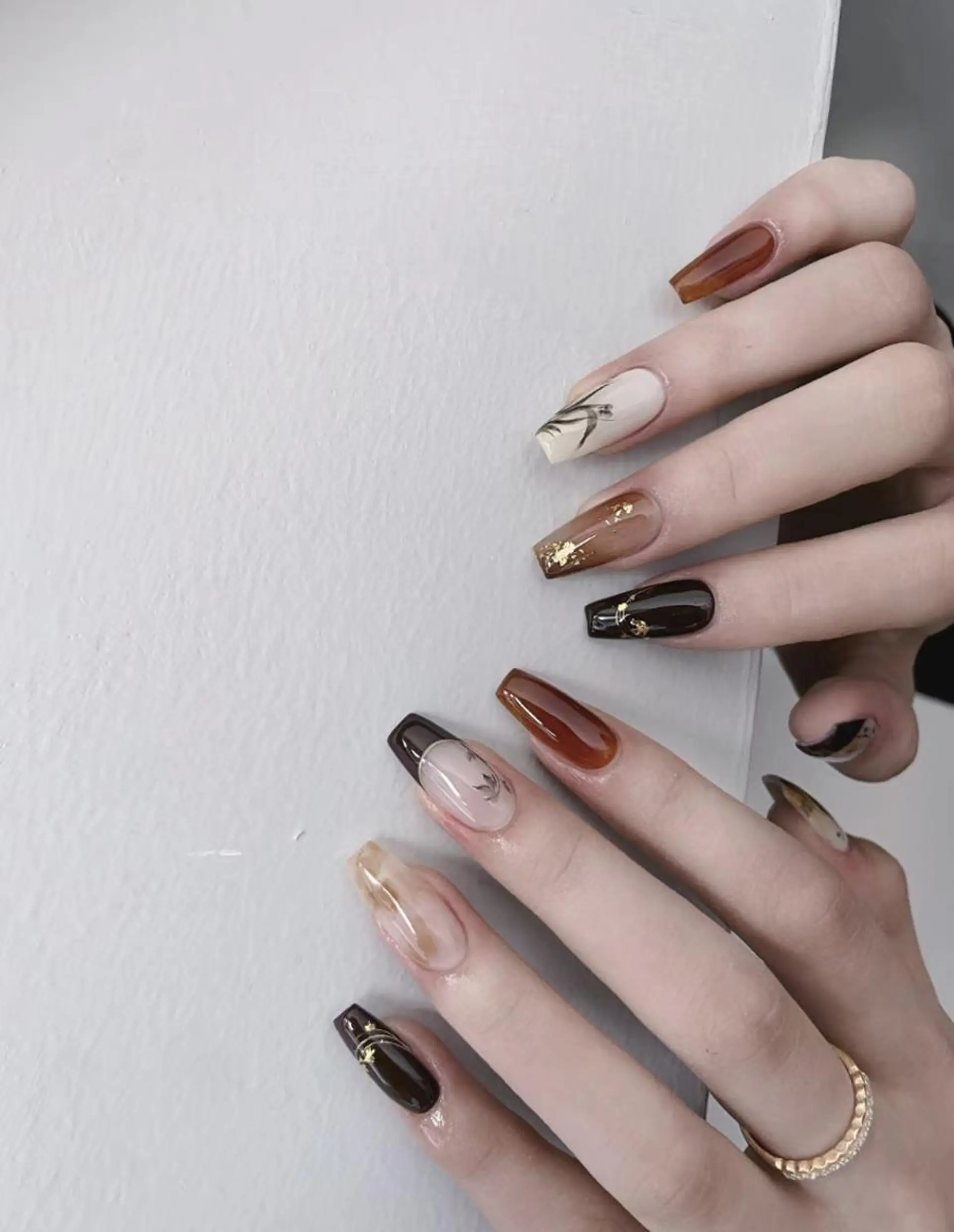 ネイル RAFFINE haru🦋🩵のネイルデザイン