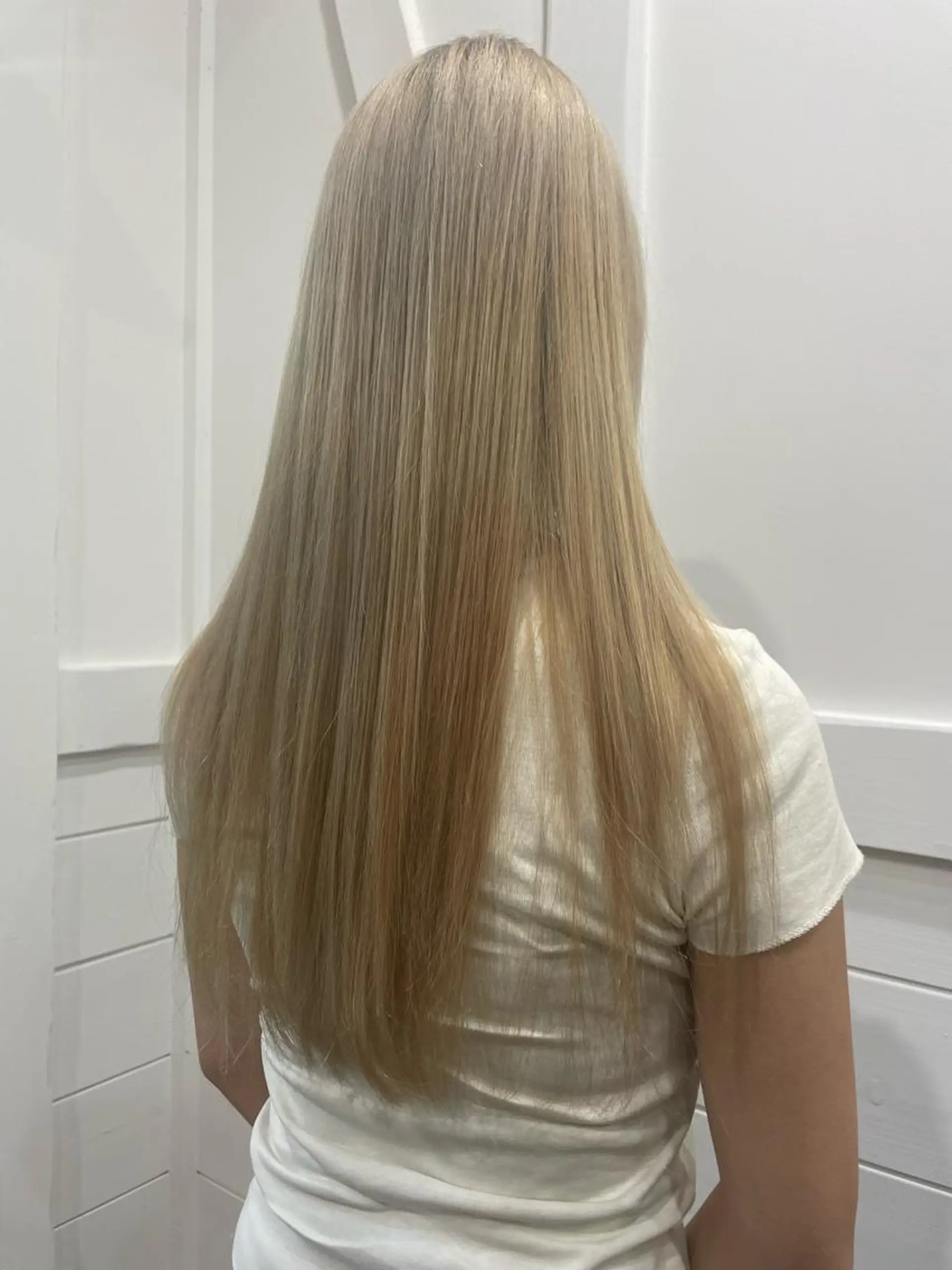 ロング カラー ブリーチ 三上 涼帆のヘアスタイル