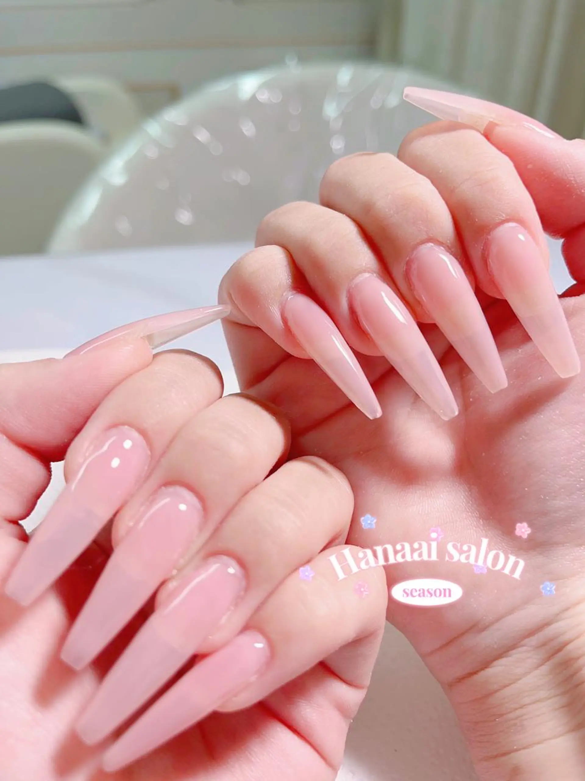 ネイル アートネイル フラッシュネイル フットネイル ジェルネイル グラデーション Hanaai Salon新宿店のネイルデザイン