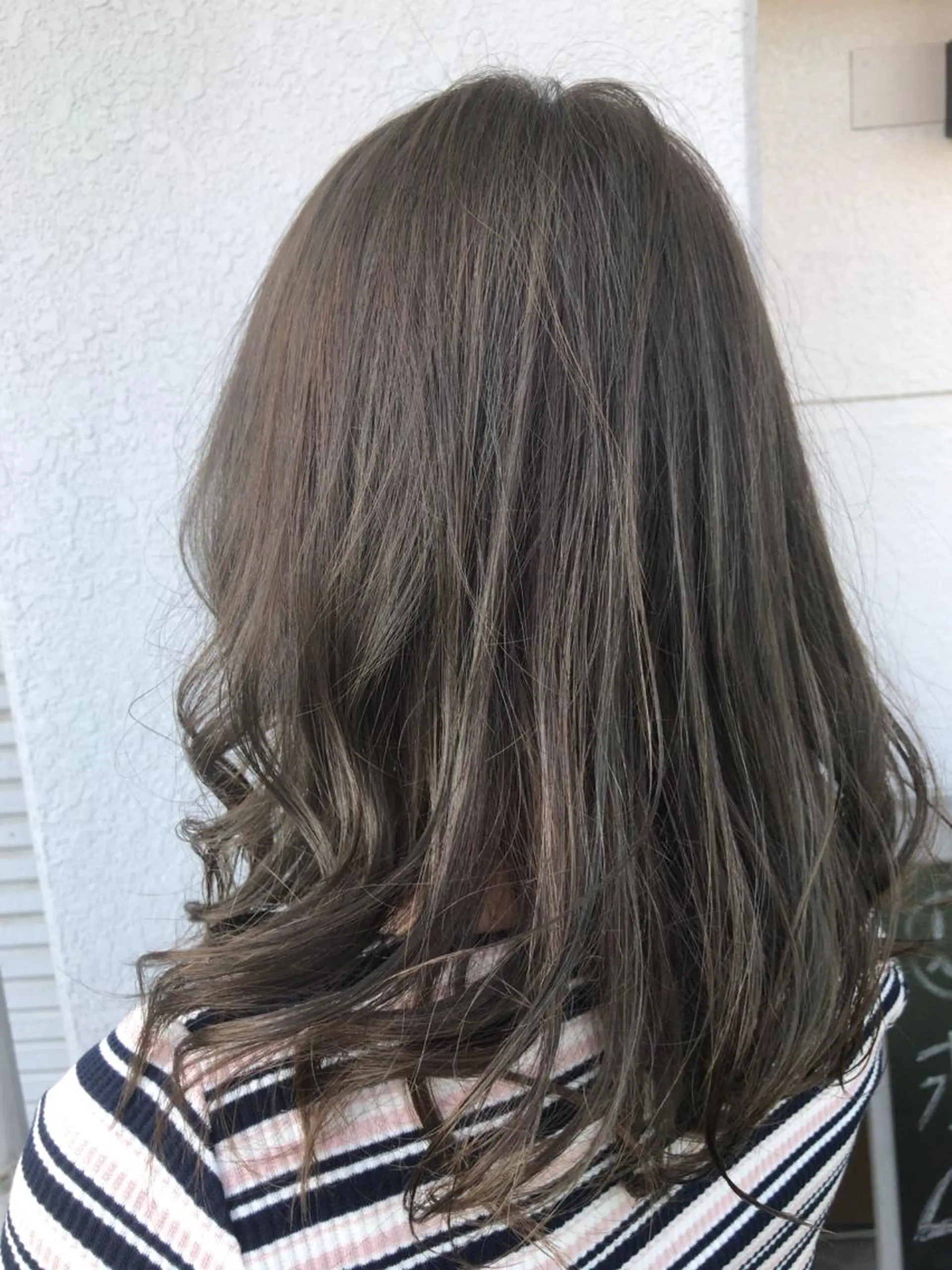 セミロング カラー レイヤーカット匠 イソザキノリユキのヘアスタイル