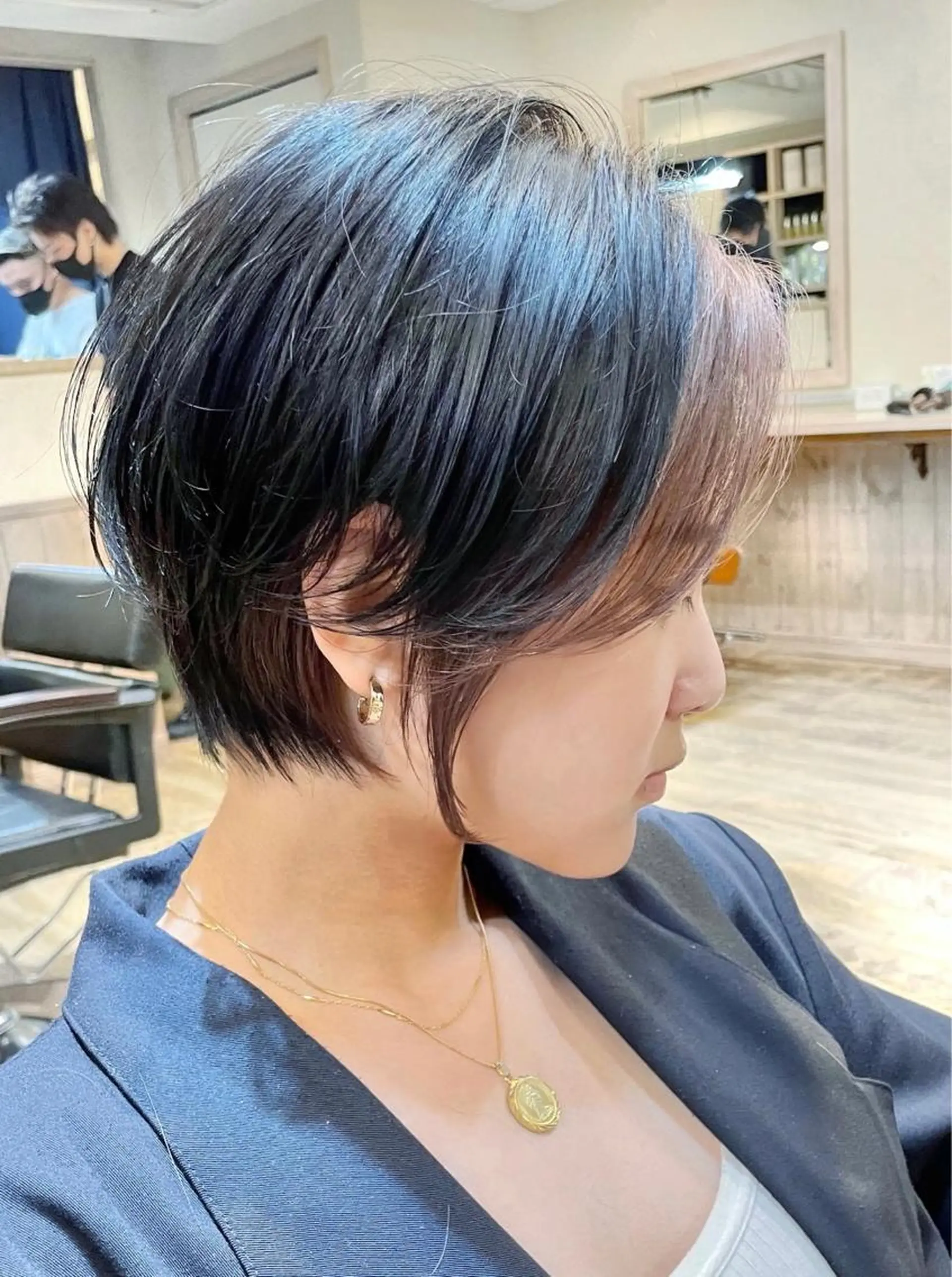 ショート ヘアカラー ショートヘア くすみカラー、大場猛のヘアスタイル