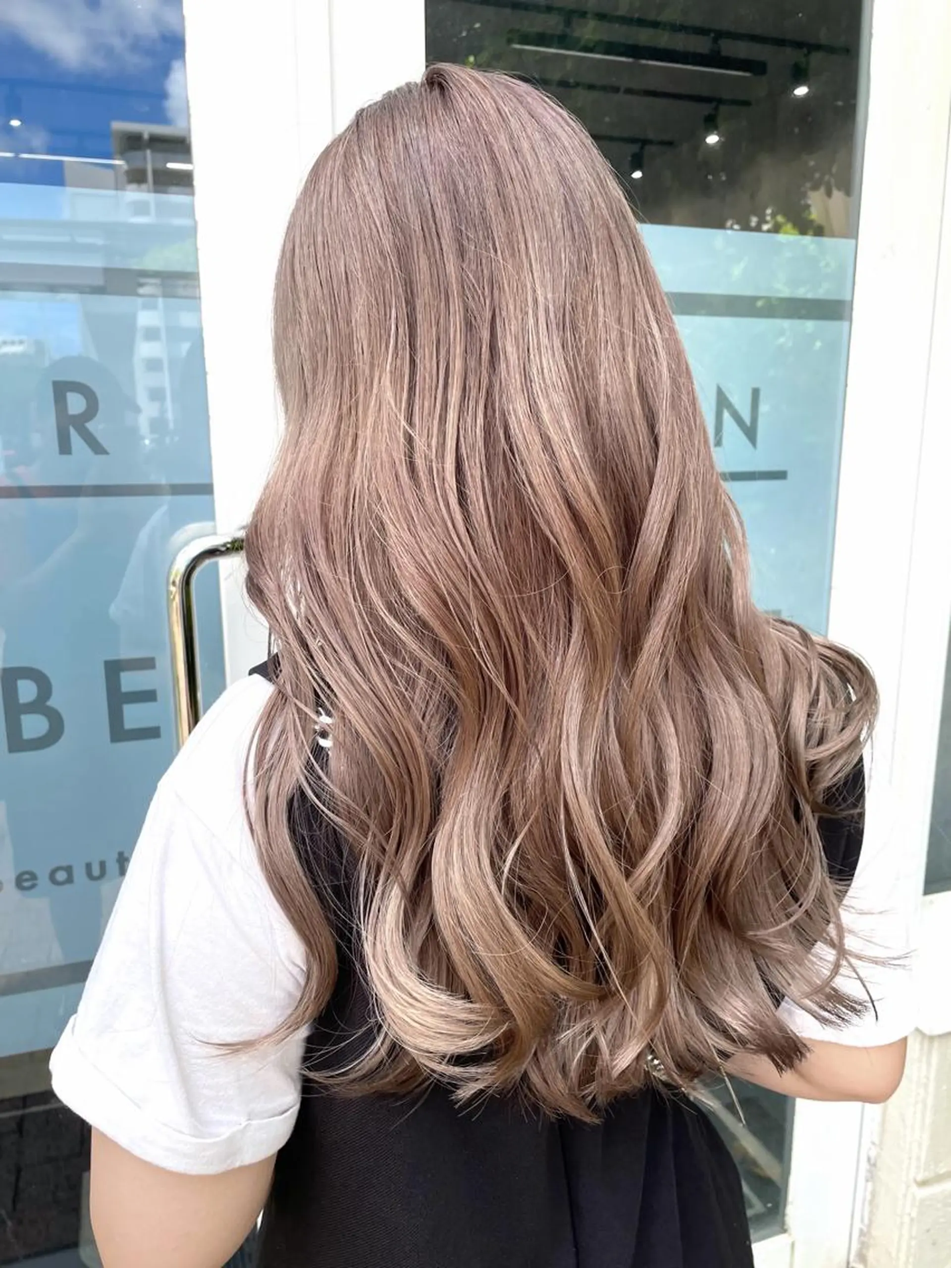 ロング カラー ベージュカラー ヘアカラー LUXBE LUCE ひなののヘアスタイル
