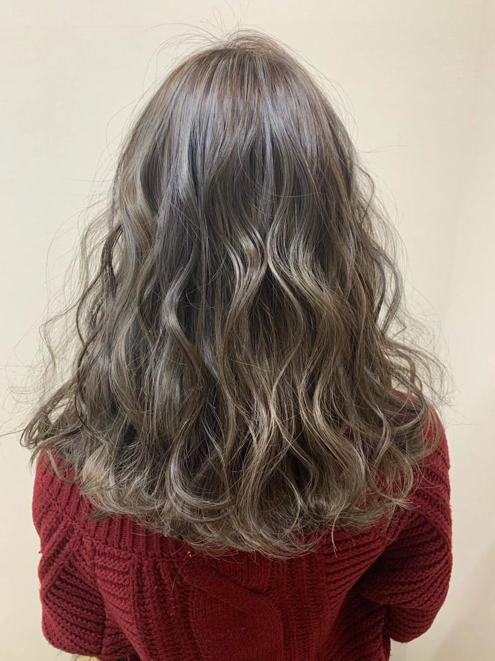セミロング ヘアカラー 🫧透明感カラー🫧 美髪矯正🫧チサトのヘアスタイル