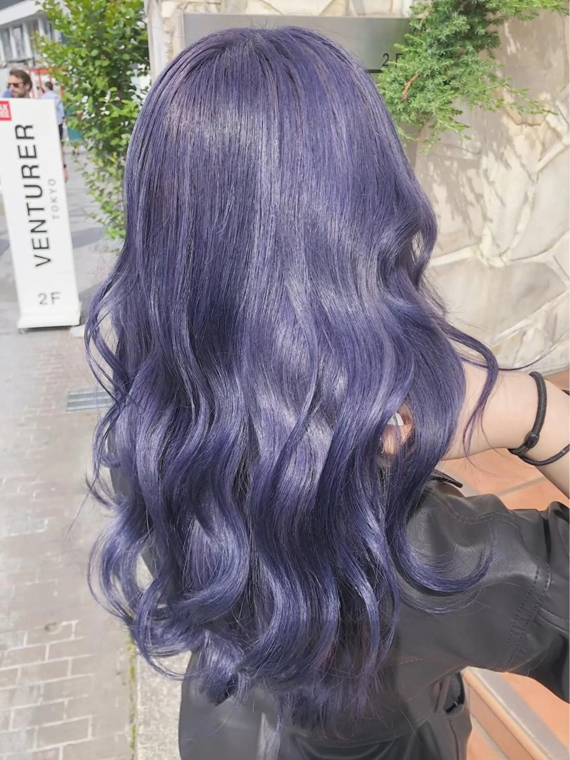 ロング カラー パーマ ヘアアレンジ メンズ メンズバレイヤージュ メンズブリーチ メンズハイライト メンズハイトーン メンズインナーカラー 歩くパワースポット 🦋KAHOのヘアスタイル