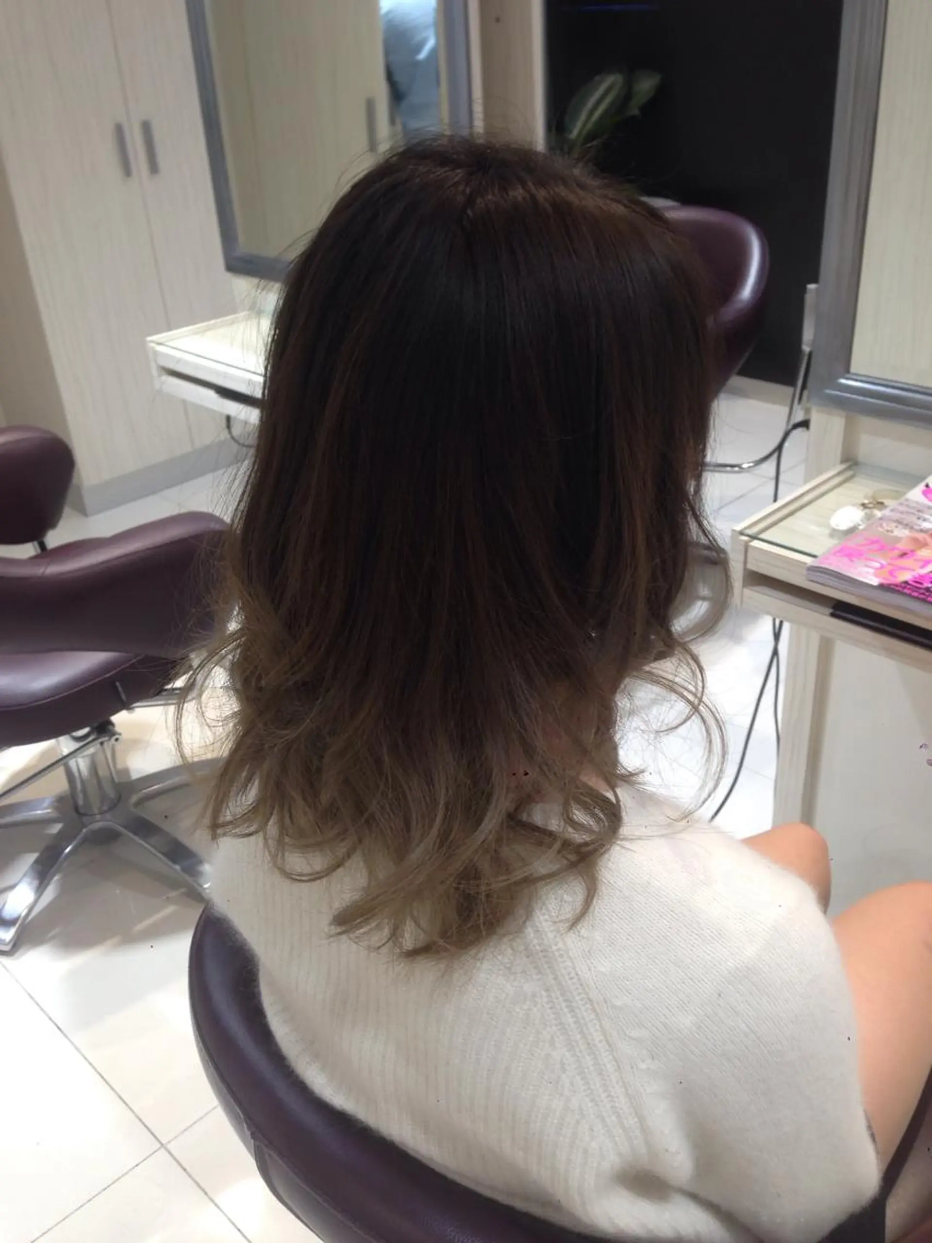 ミディアム セミロング ロング カラー グラデーションカラー グレージュ ✨艶髪✨透明感✨ 山内大樹のヘアスタイル