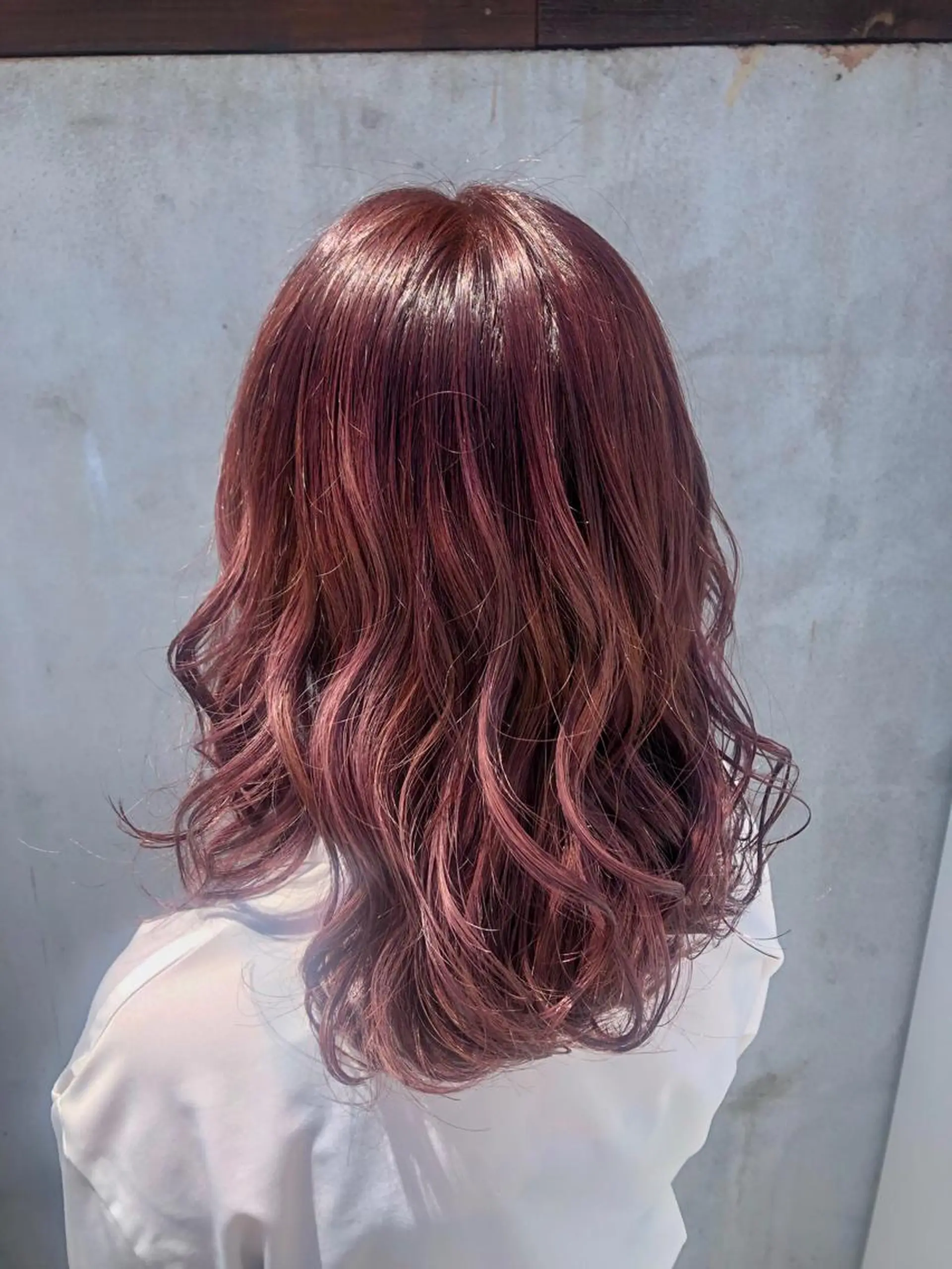 セミロング カラー ブリーチ ブラウンカラー ピンクカラー ピンクブラウン カット ヘアカラー 佐藤 美聡のヘアスタイル