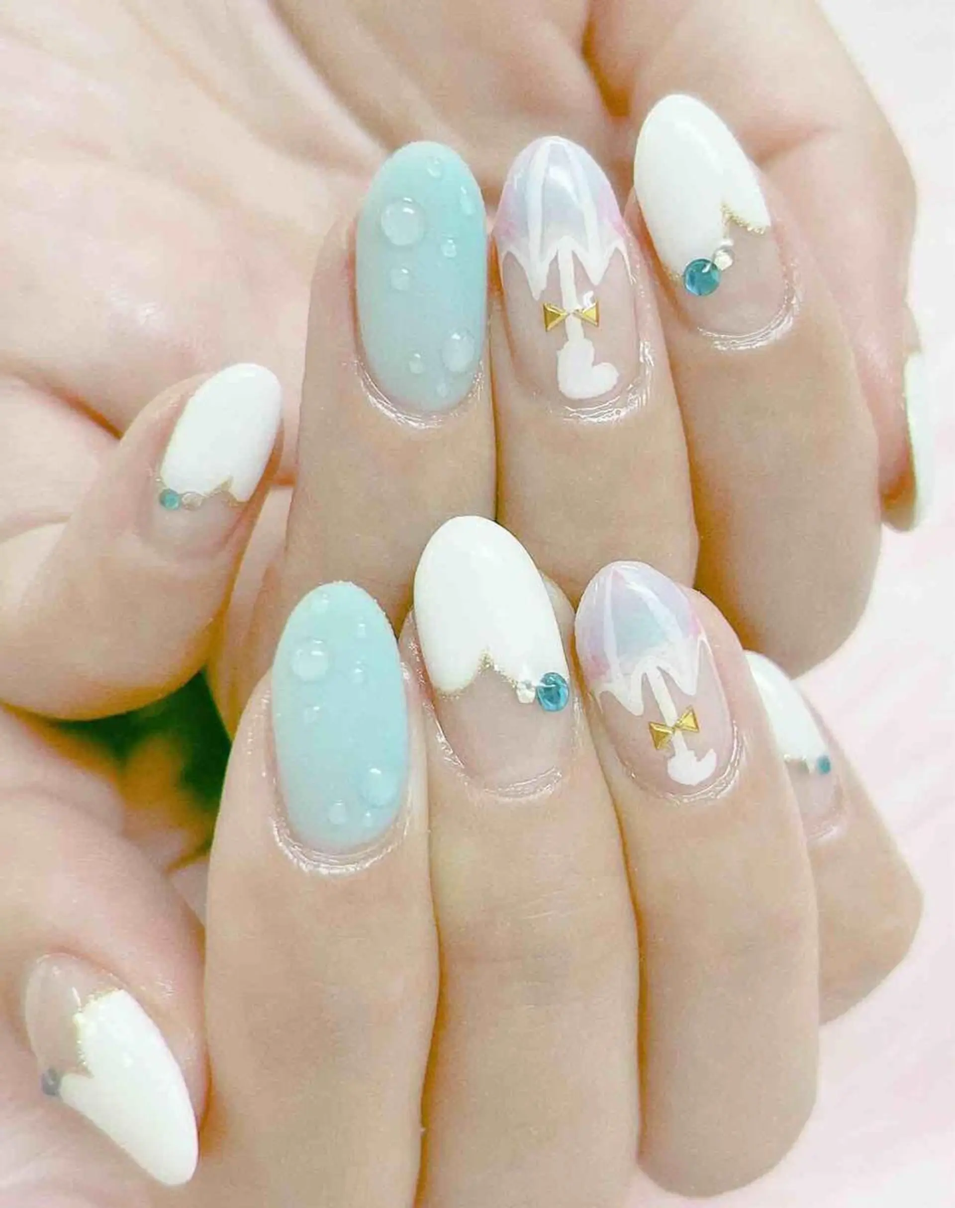 ネイル ハンドネイル MoonNail ユリ🌸のネイルデザイン