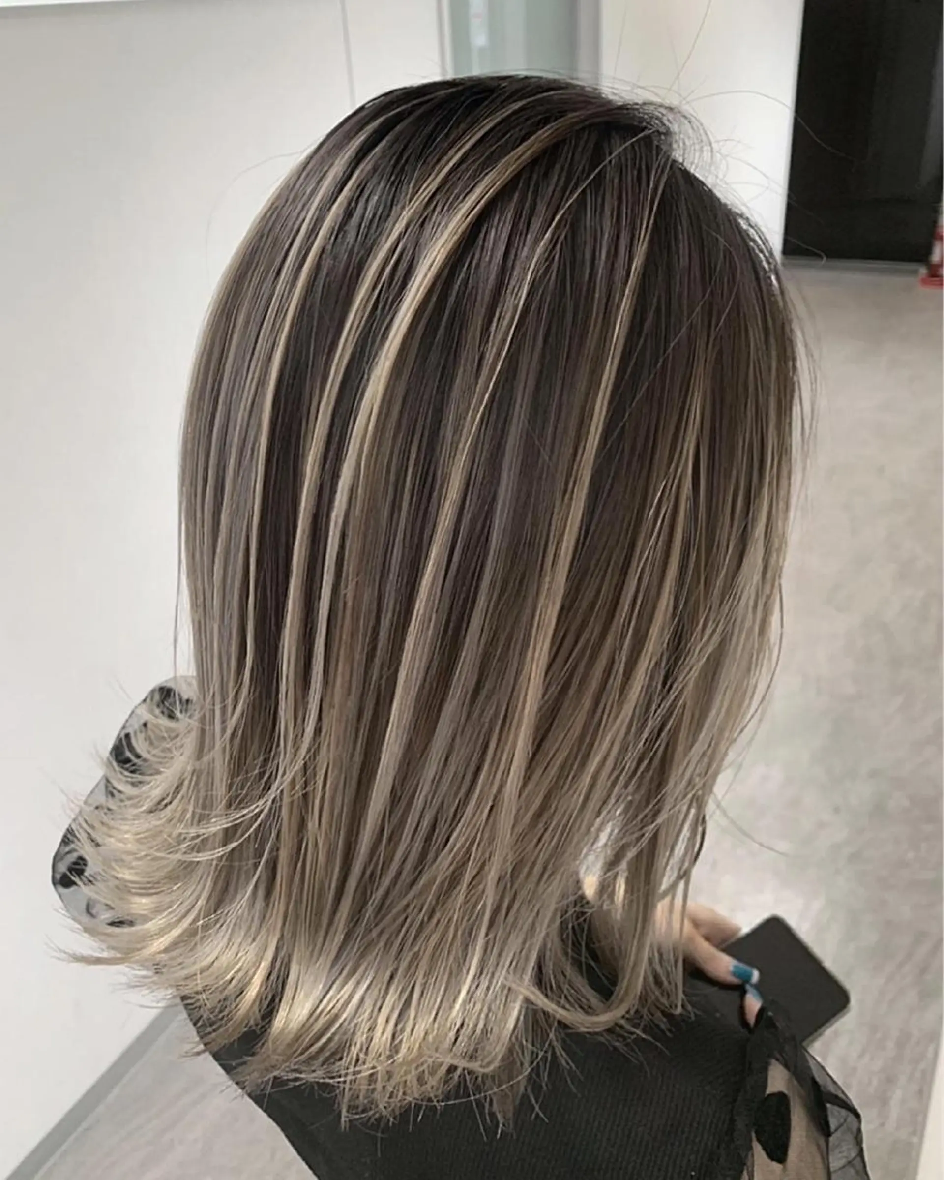 ショート カラー バレイヤージュ グラデーションカラー ハイライトカラー ハイライト レイヤーカット 松井那津子 /ハイライトブリーチのヘアスタイル