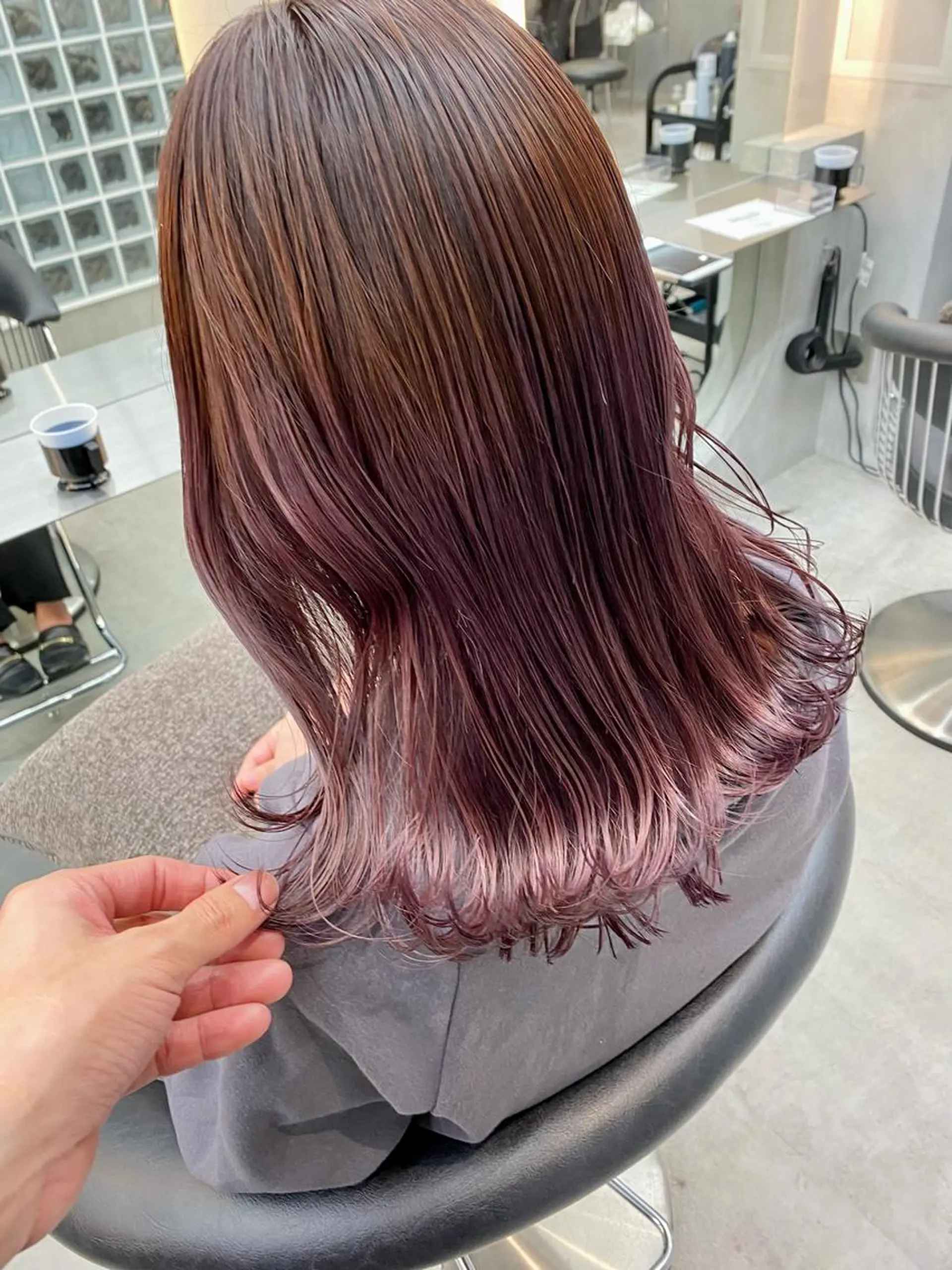 ミディアム カット ヘアカラー トリートメント 顔周り/ブリーチなし /縮毛矯正🫧伊勢のヘアスタイル