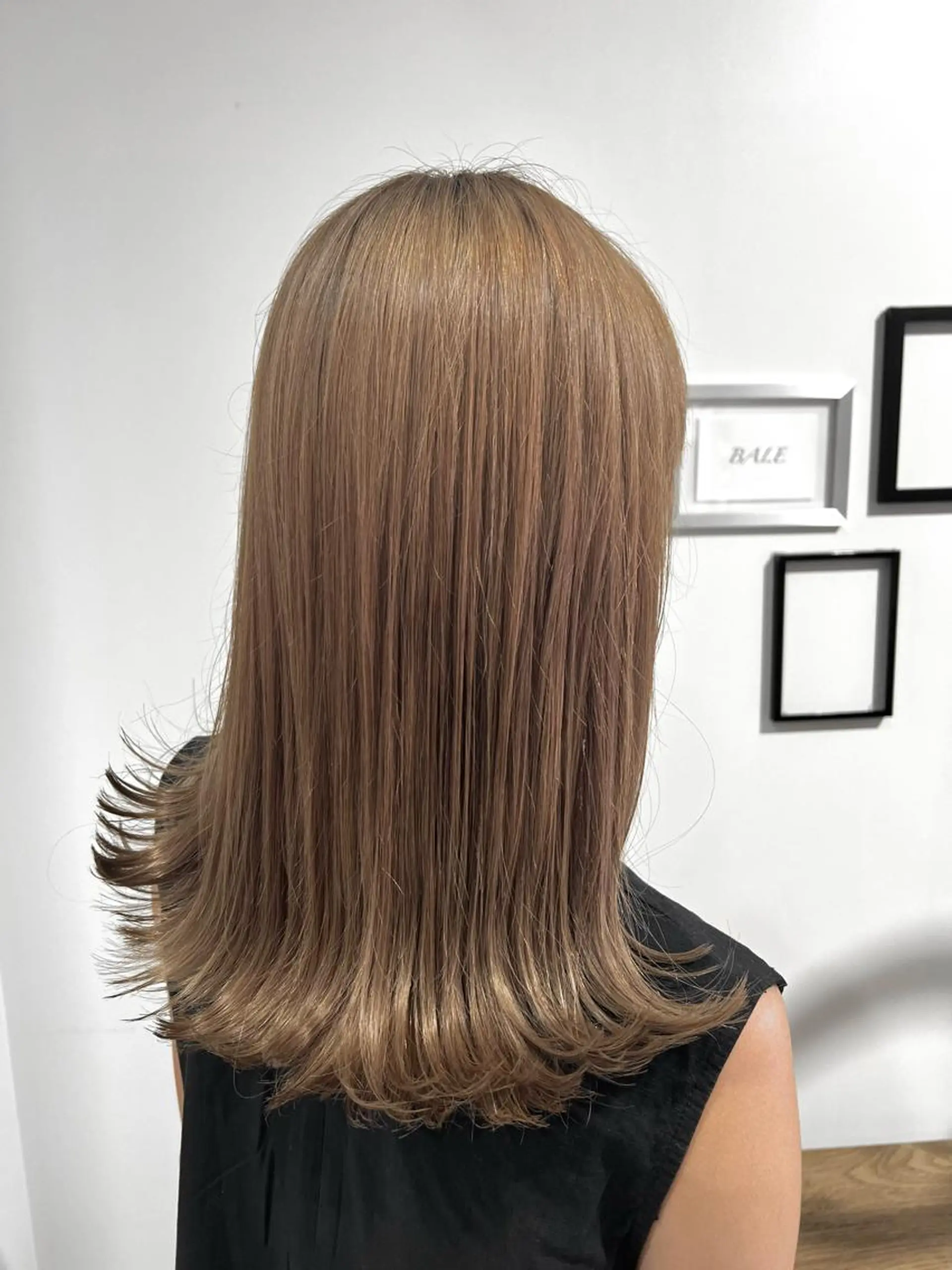 ミディアム カット ヘアカラー トリートメント 新井 友菜のヘアスタイル