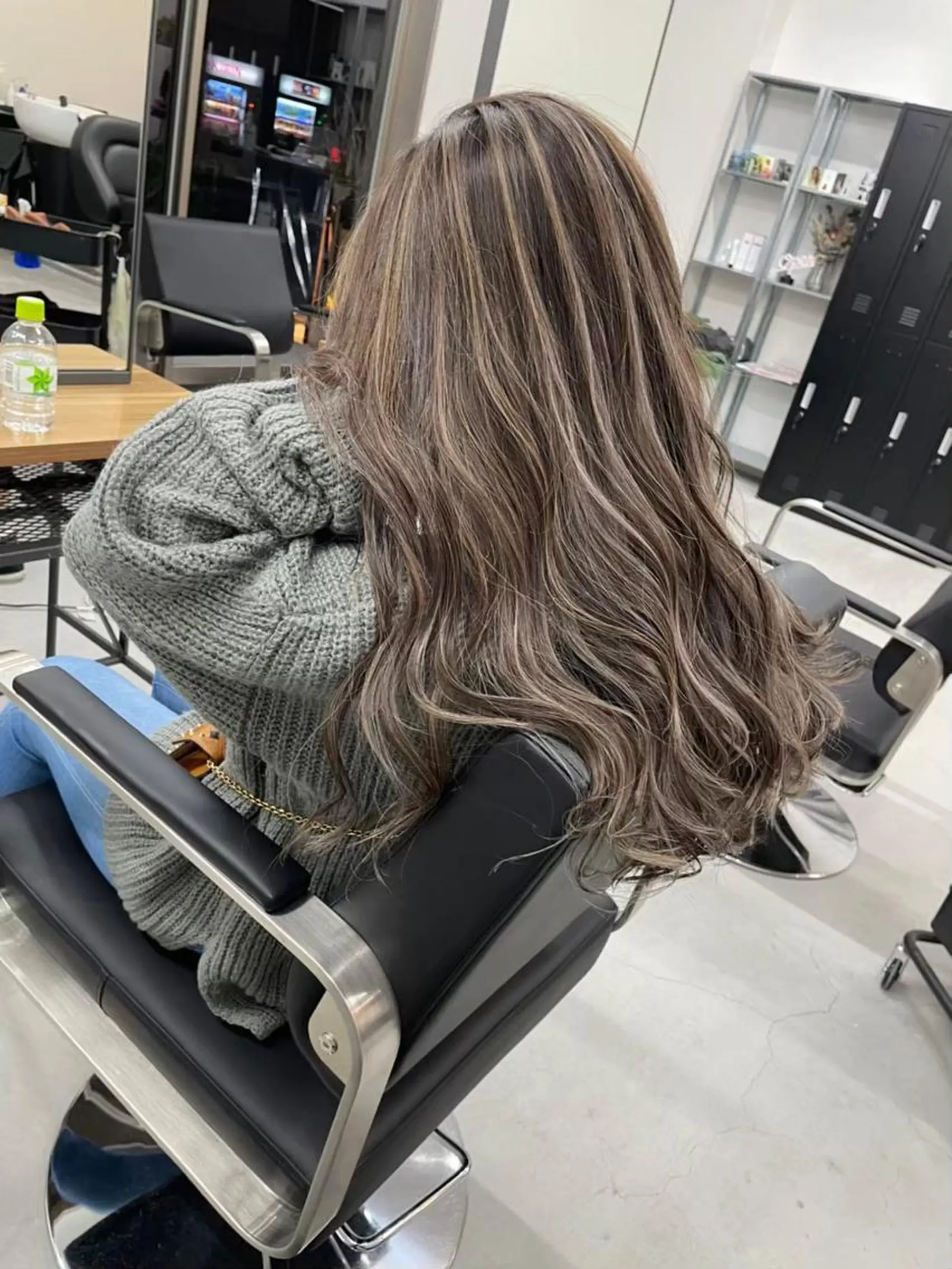 ミディアム カラー パーマ ヘアアレンジ マツエク・マツパ アイブロウ ショートボブ ミディアムパーマ バレイヤージュ ブリーチ ケアブリーチ カラー特化サロン大阪 ルービック江坂/新城のヘアスタイル