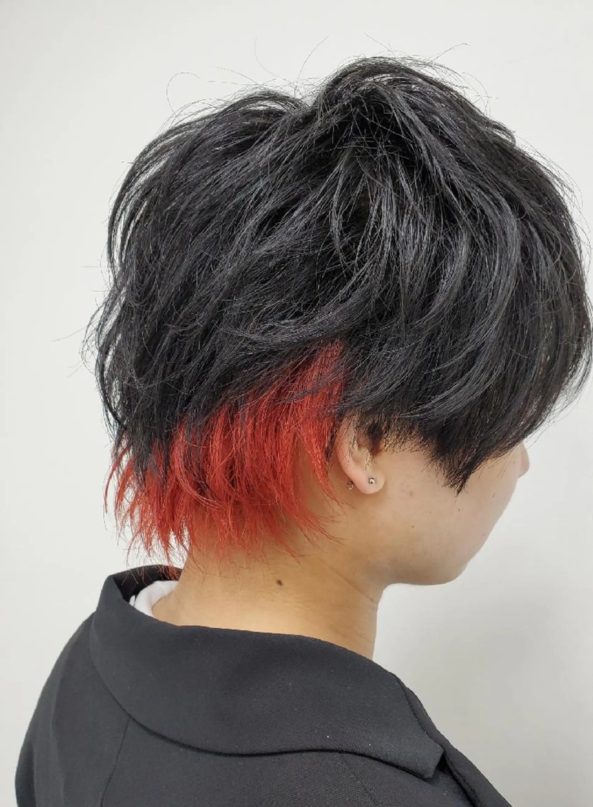 カラー インナーカラー レッドカラー 倉持 龍歩のヘアスタイル