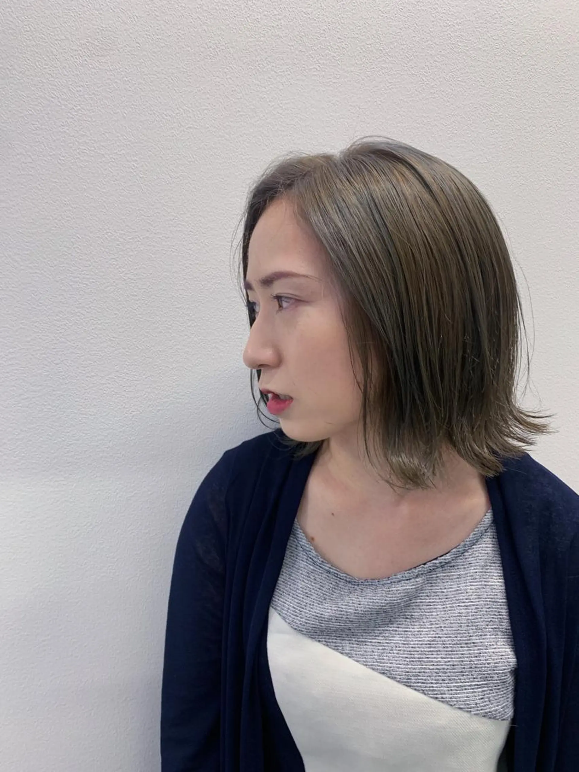 ミディアム カラー パーマ ベージュカラー ブリーチ ブリーチなしカラー オリーブベージュ カット ヘアカラー トリートメント Libre×Reco所属・Libre 西野圭一のヘアスタイル