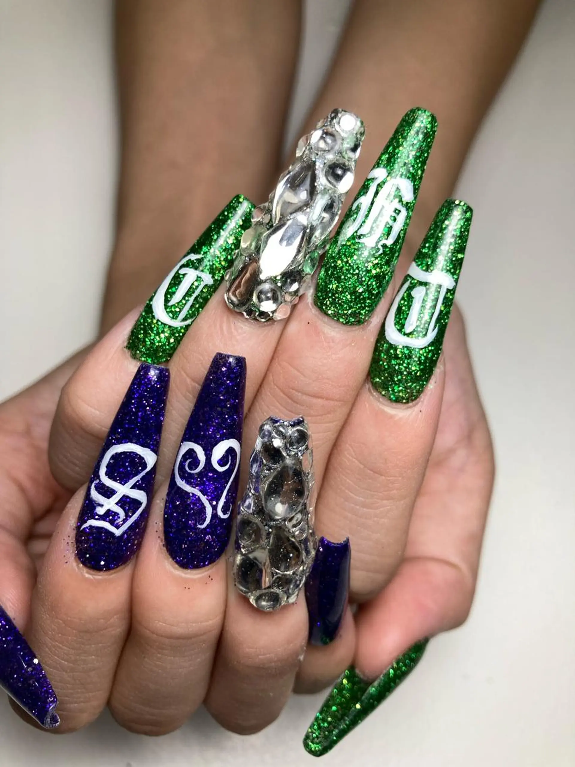 ネイル nailALBA ヨシアキのネイルデザイン