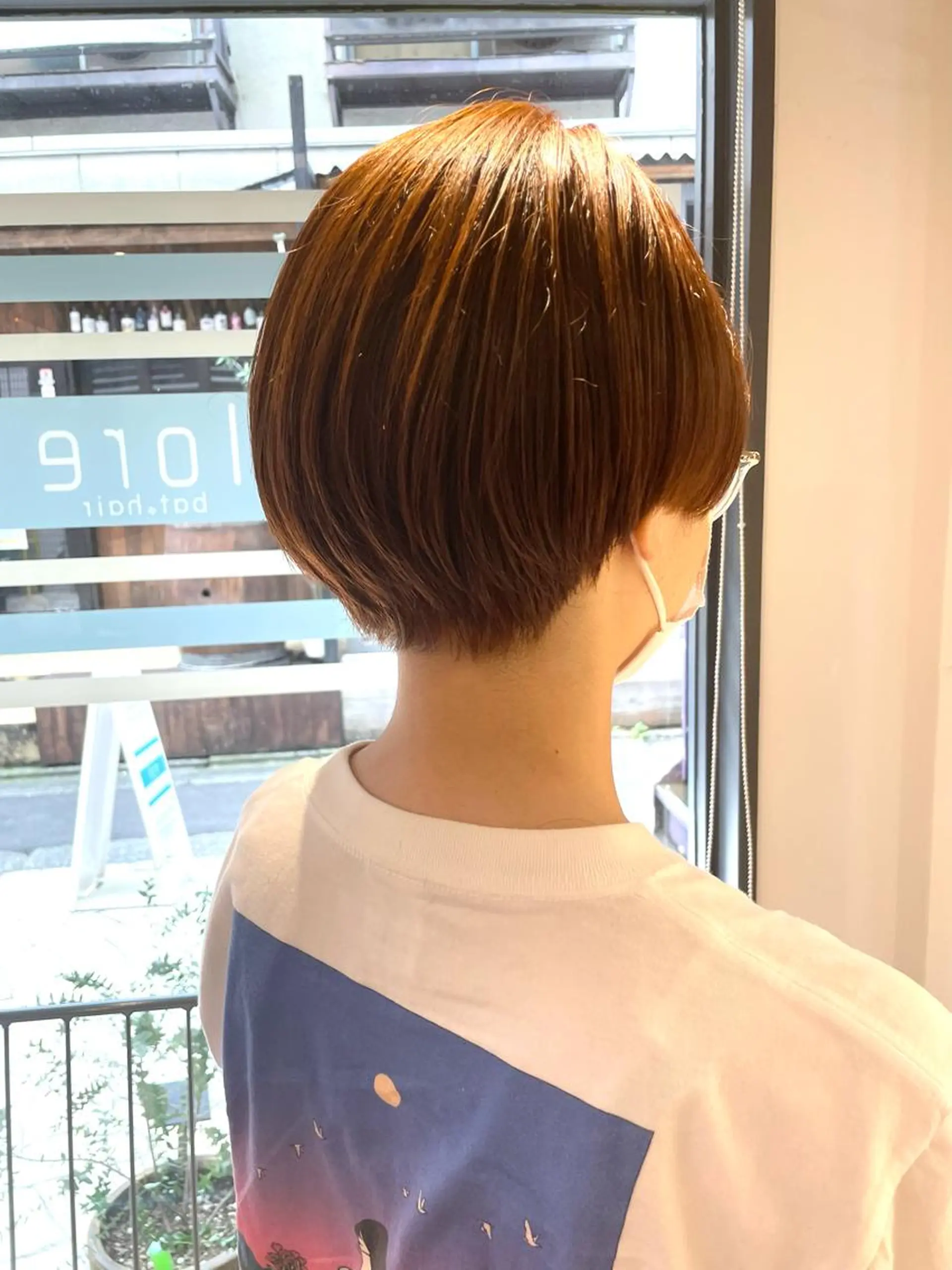 ショート カラー あずまぐち めぐみのヘアスタイル