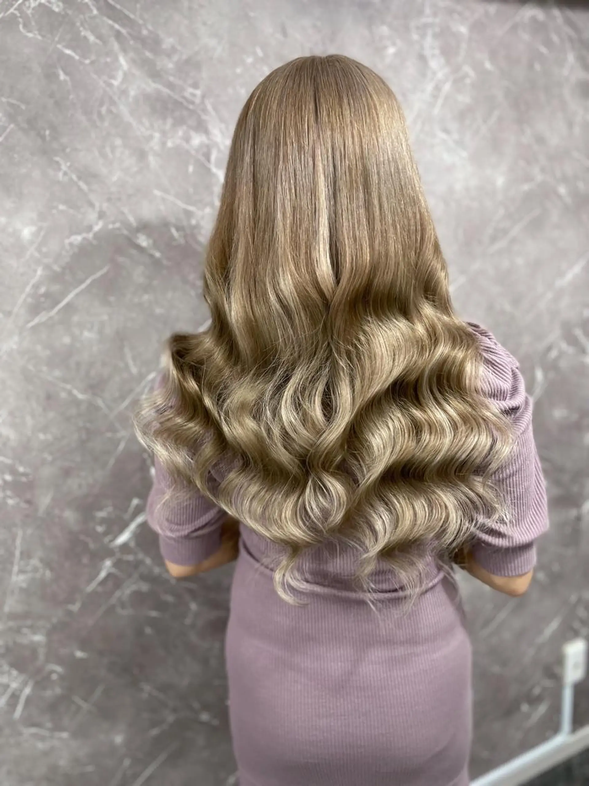 ロング カラー KOSEI シールエクステのヘアスタイル