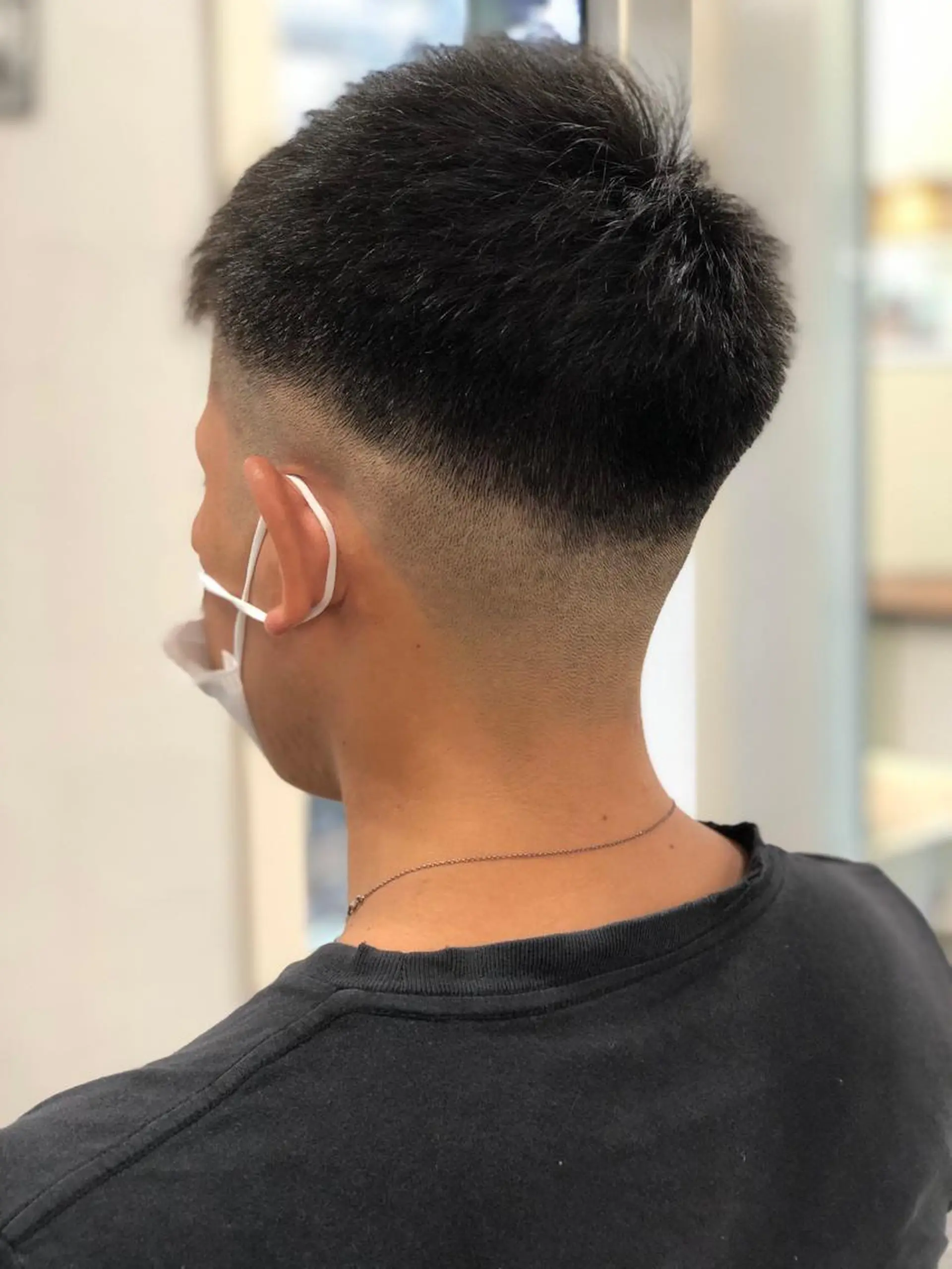 メンズ レイヤーカット ショート/宮本洋介のヘアスタイル