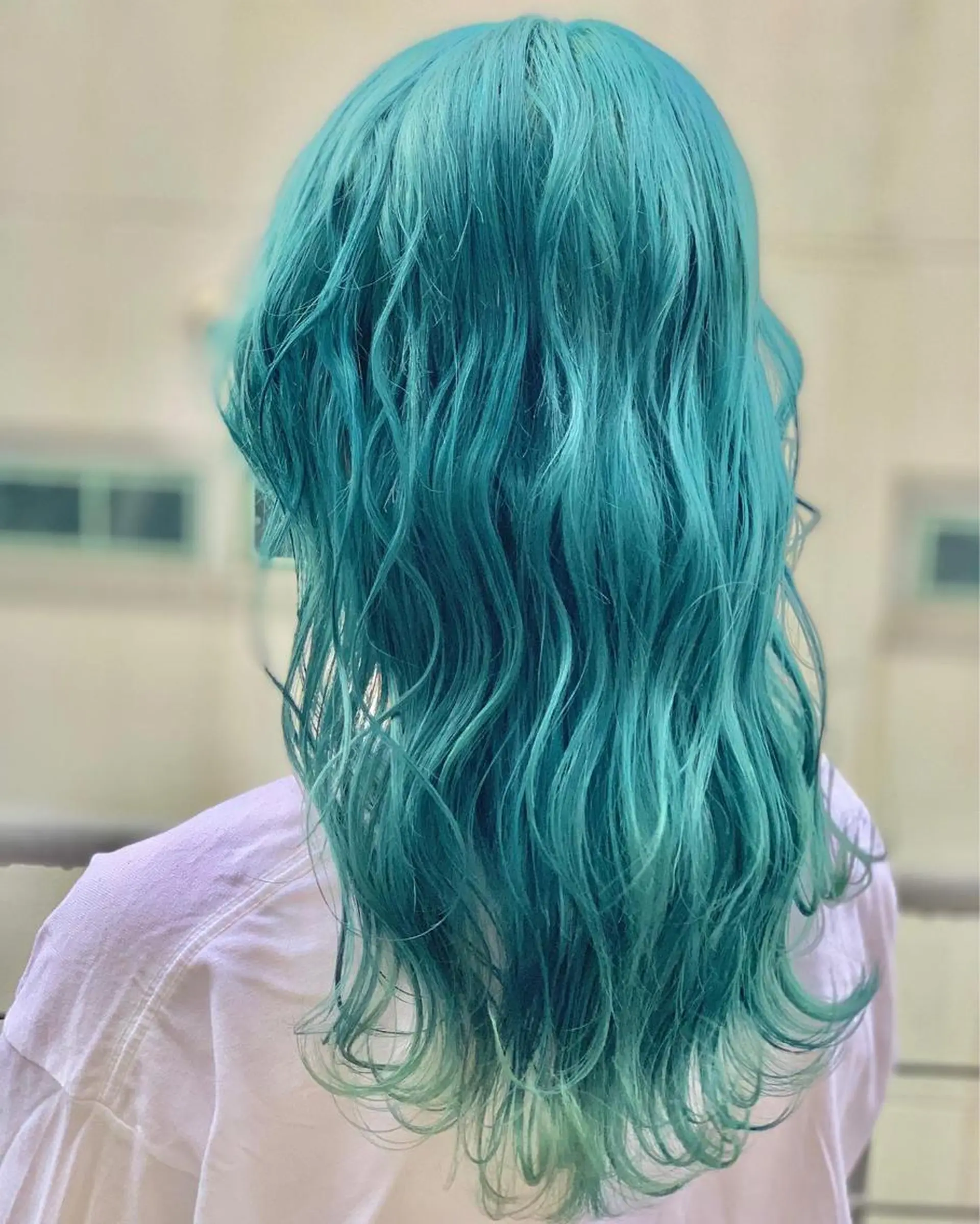 ミディアム カラー ヘアアレンジ ブリーチ ブルーカラー ケアブリーチ ダブルカラー 髪質改善 ヘアカラー トリートメント 髪質改善×ハイトーン 中田啄也のヘアスタイル