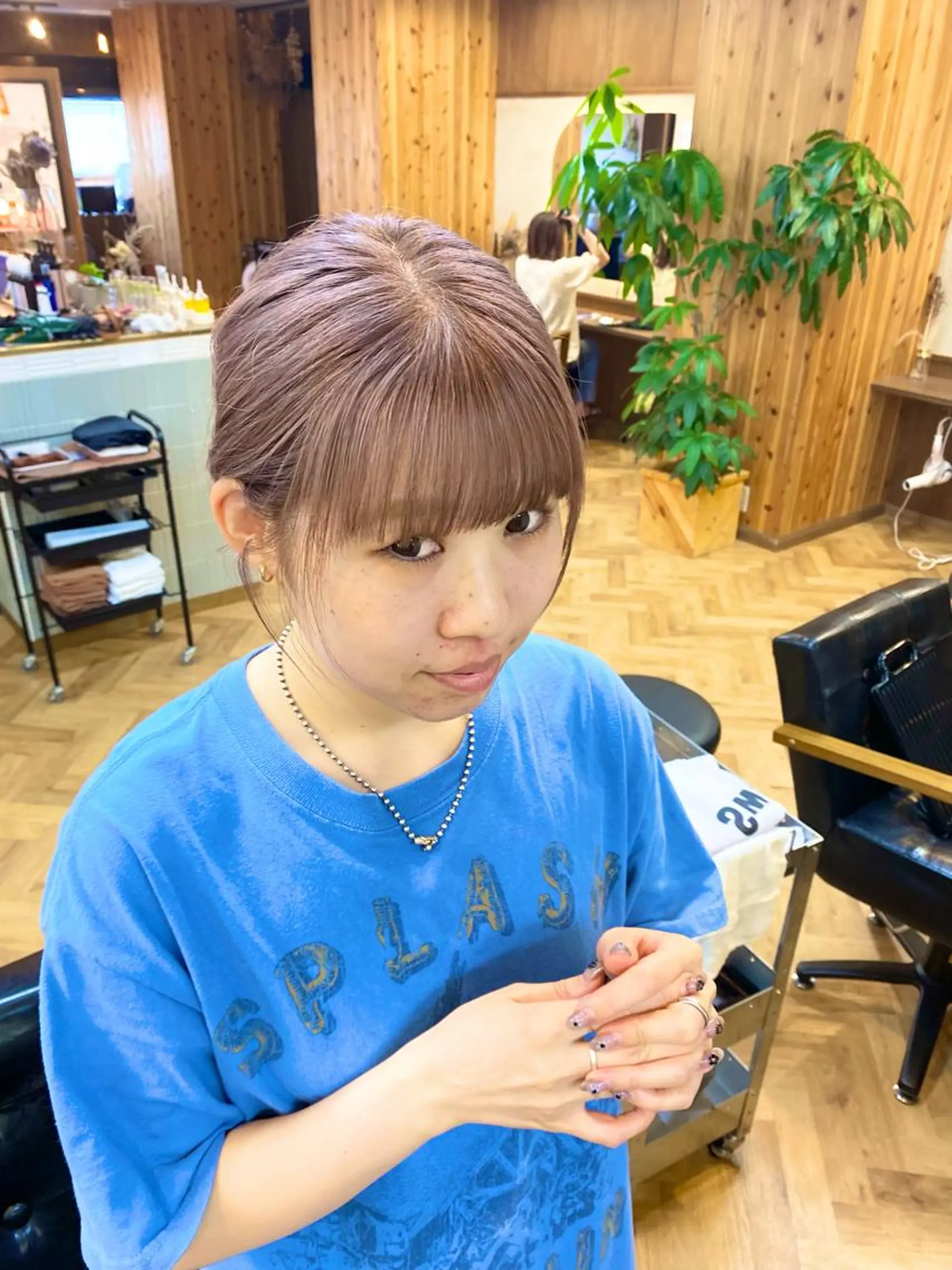 ミディアム デザインカラー/ボブ ブリーチカラー/ユリのヘアスタイル