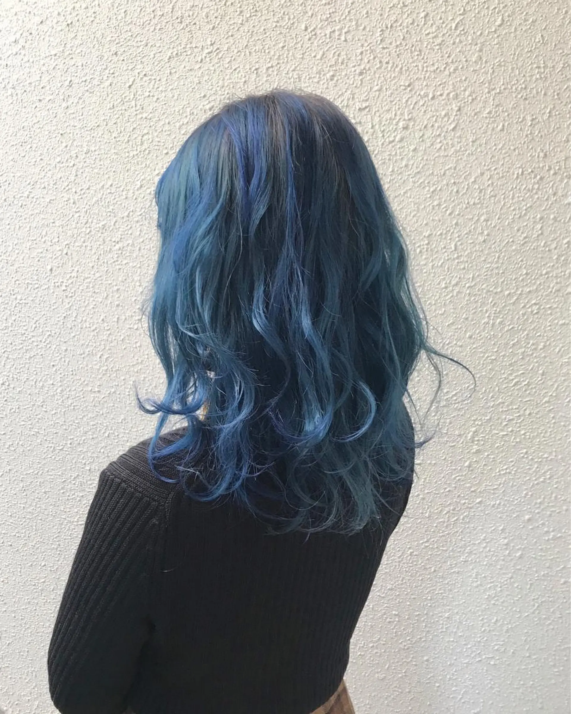 ミディアム カラー ブリーチ ブルーカラー インナーカラー/天神 ブリーチ/吉田のヘアスタイル