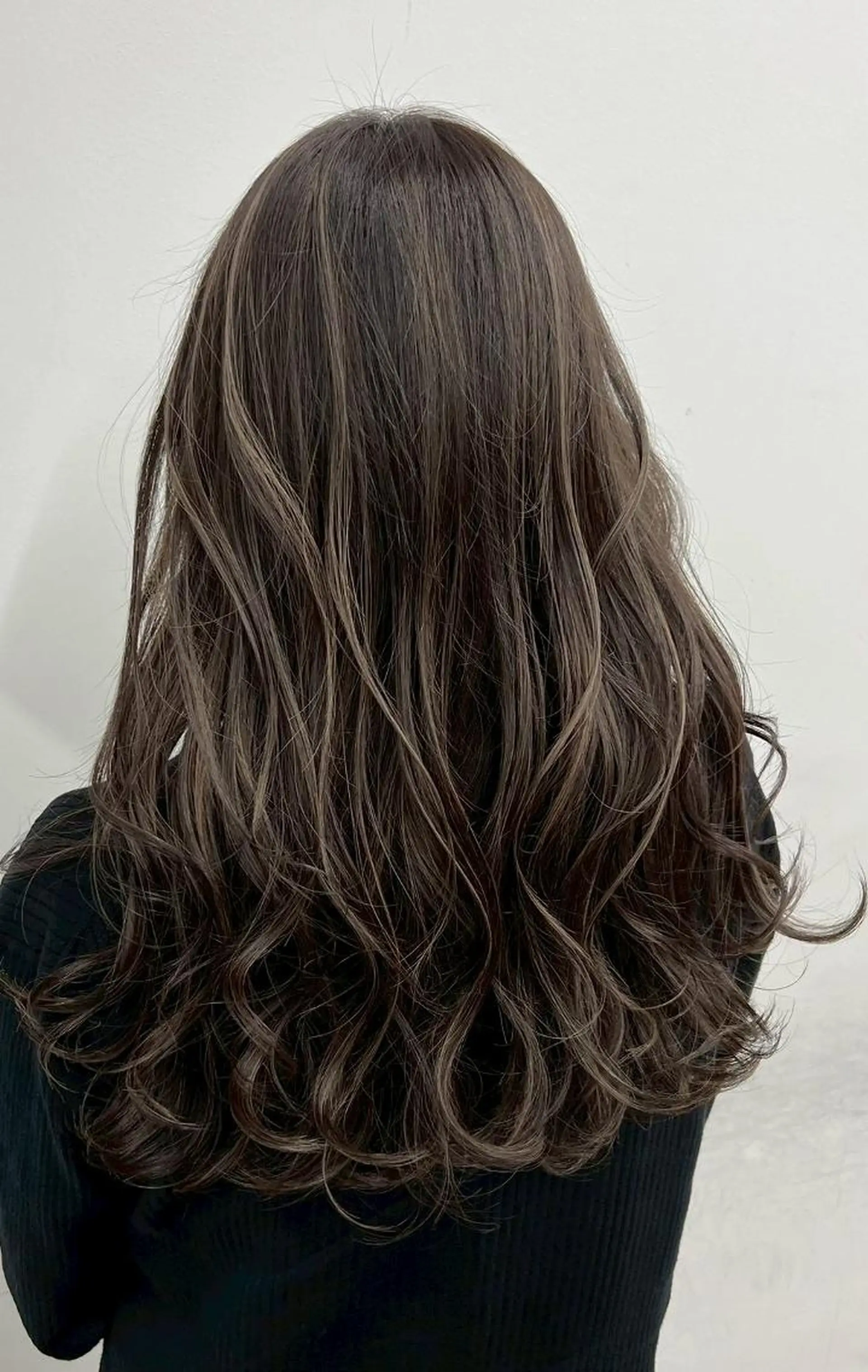 ロング アッシュ ハイライト 髪質改善 【公式】amble luxe池袋東口🩷のヘアスタイル