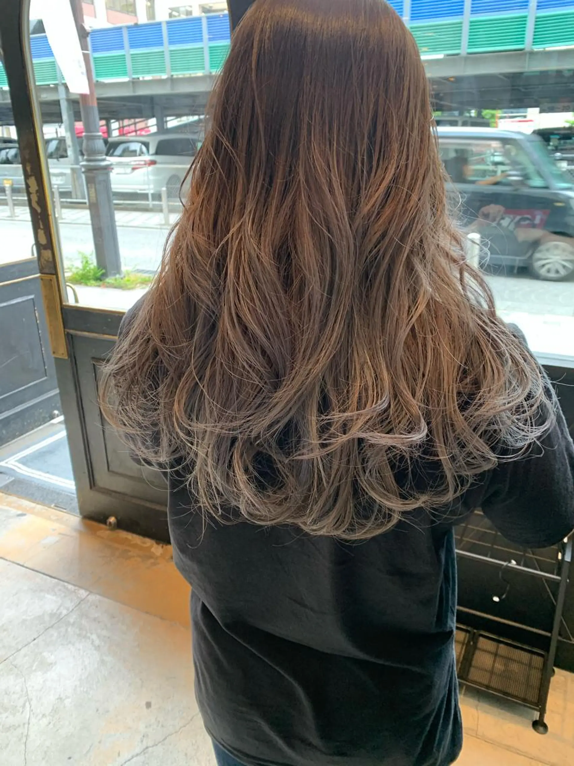 ロング カラー SAKINO. ベージュカラーのヘアスタイル