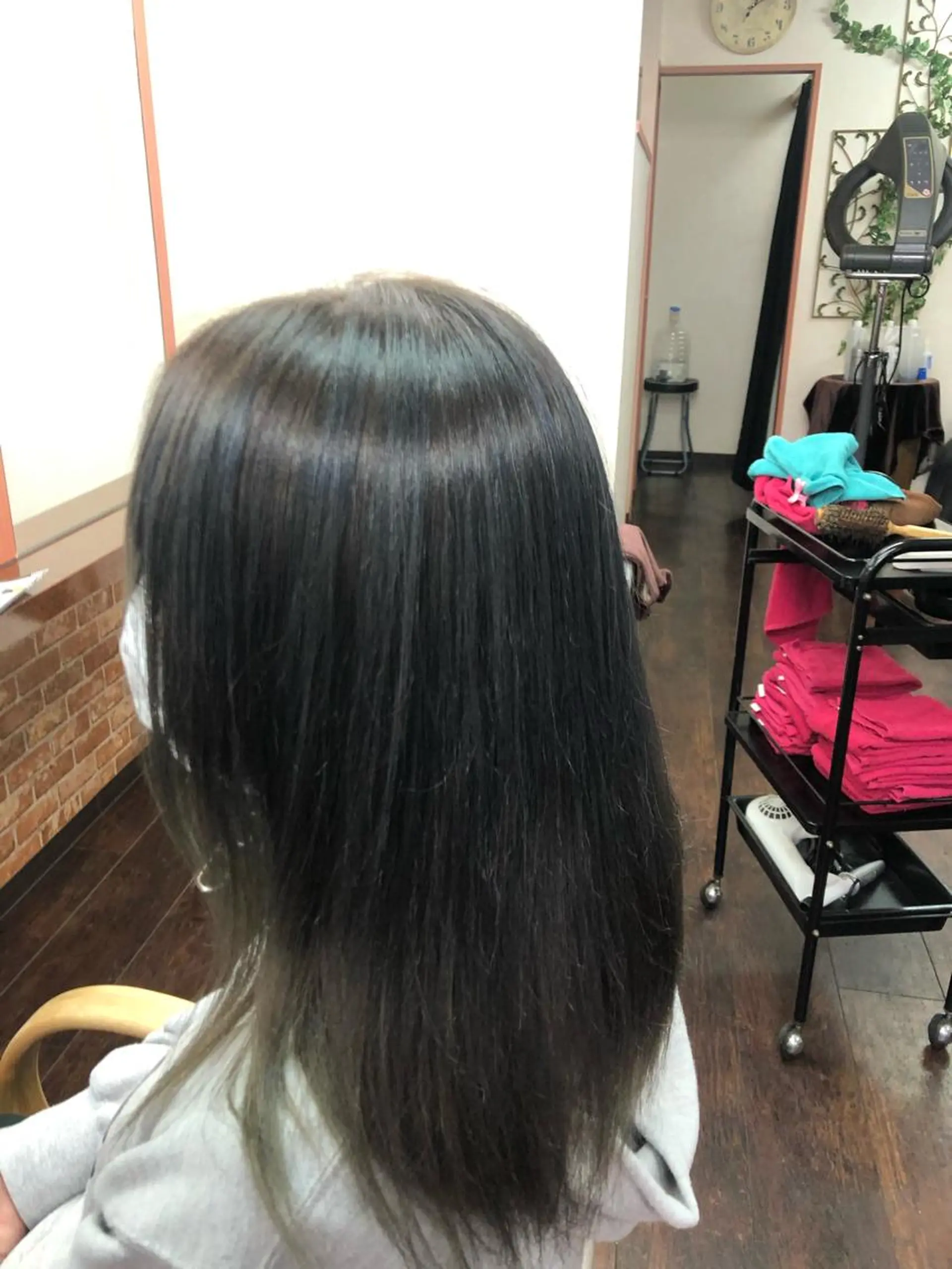 セミロング カラー 桧山 真のヘアスタイル