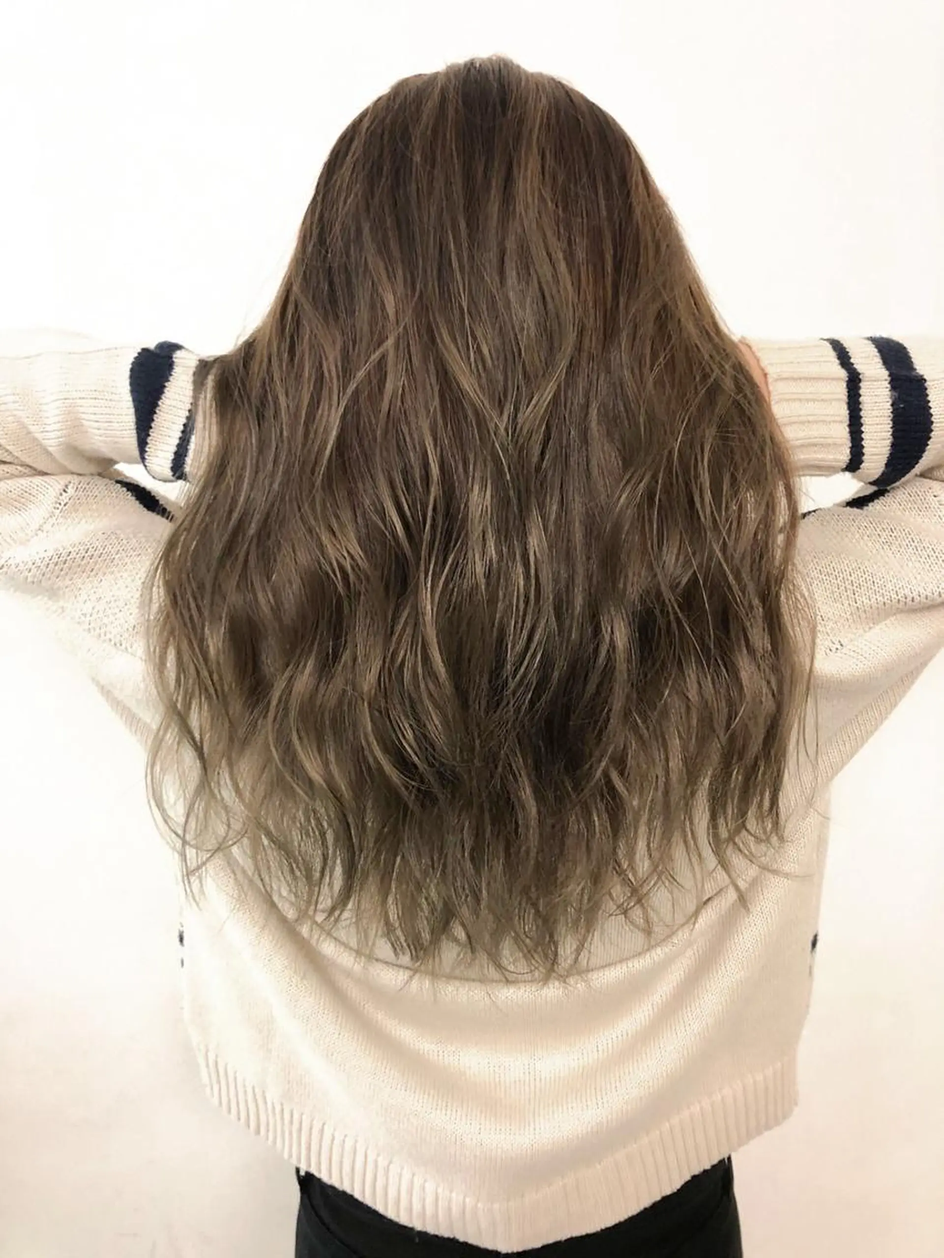 セミロング かきあげバング レイヤーカット 美髪矯正・レイヤー 倉友哉のヘアスタイル