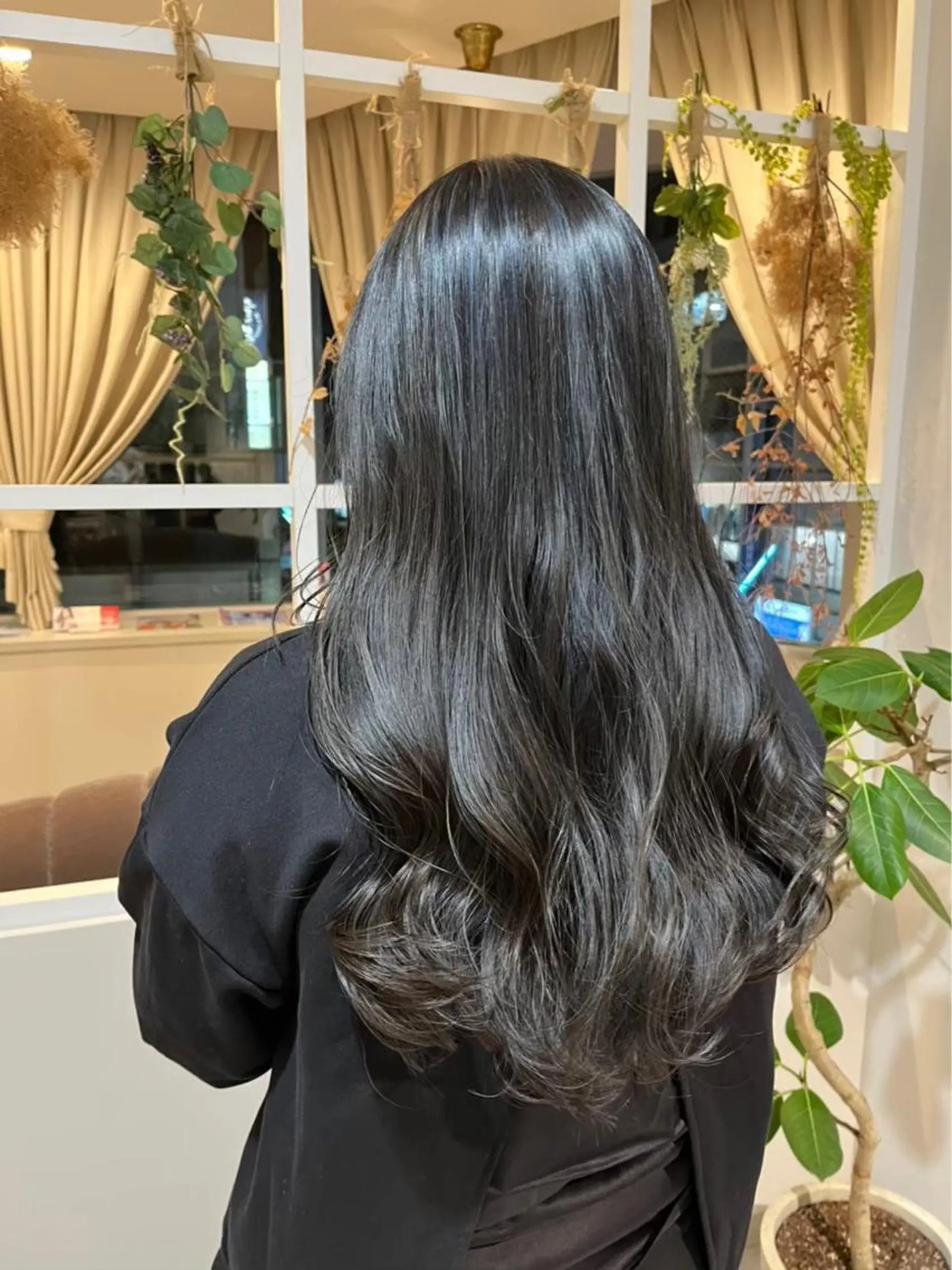 ロング カラー 🪞Unge チヒロ 女性限定のヘアスタイル