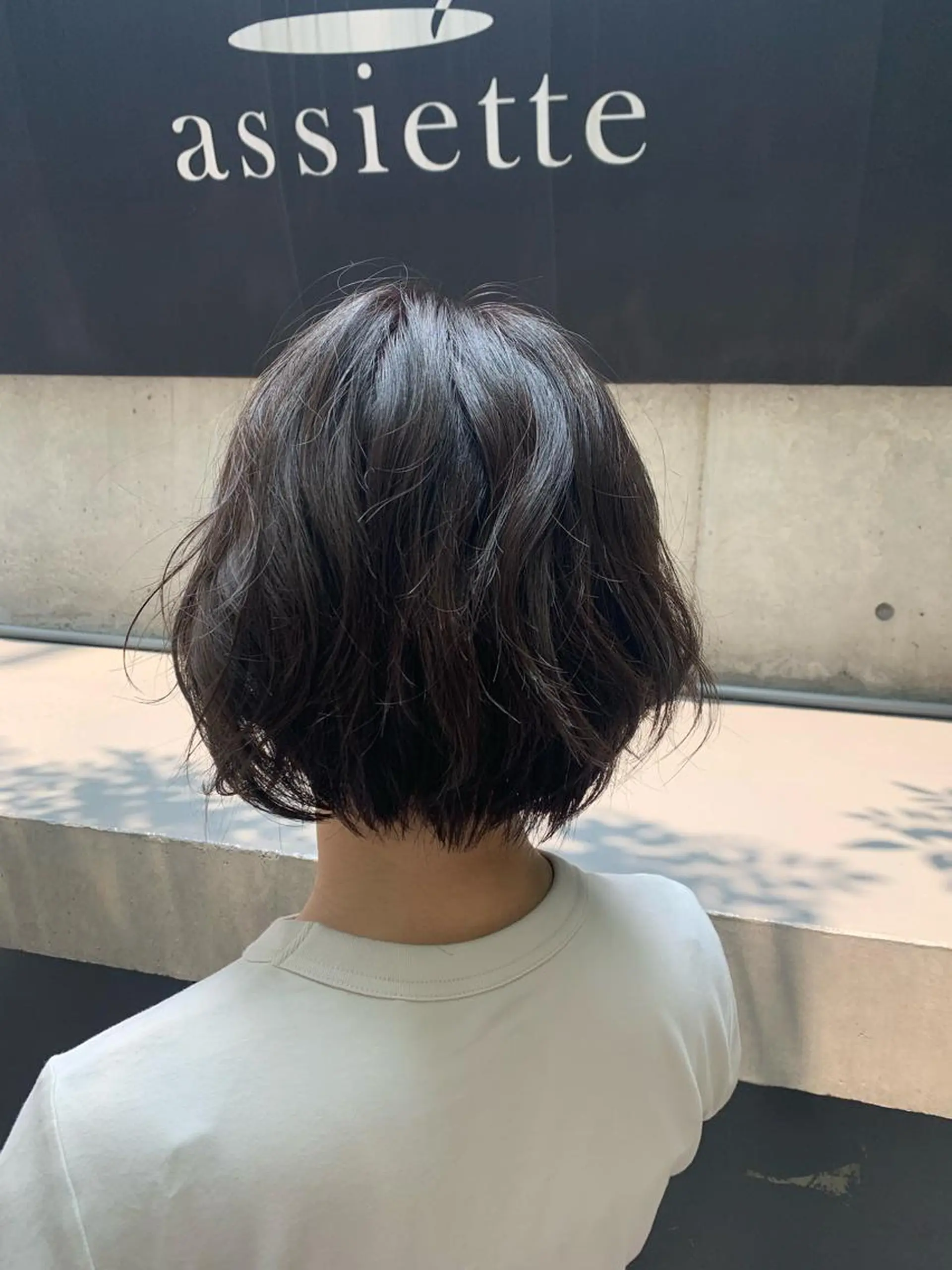 ショート カラー マネージャー八尾 裕一郎のヘアスタイル