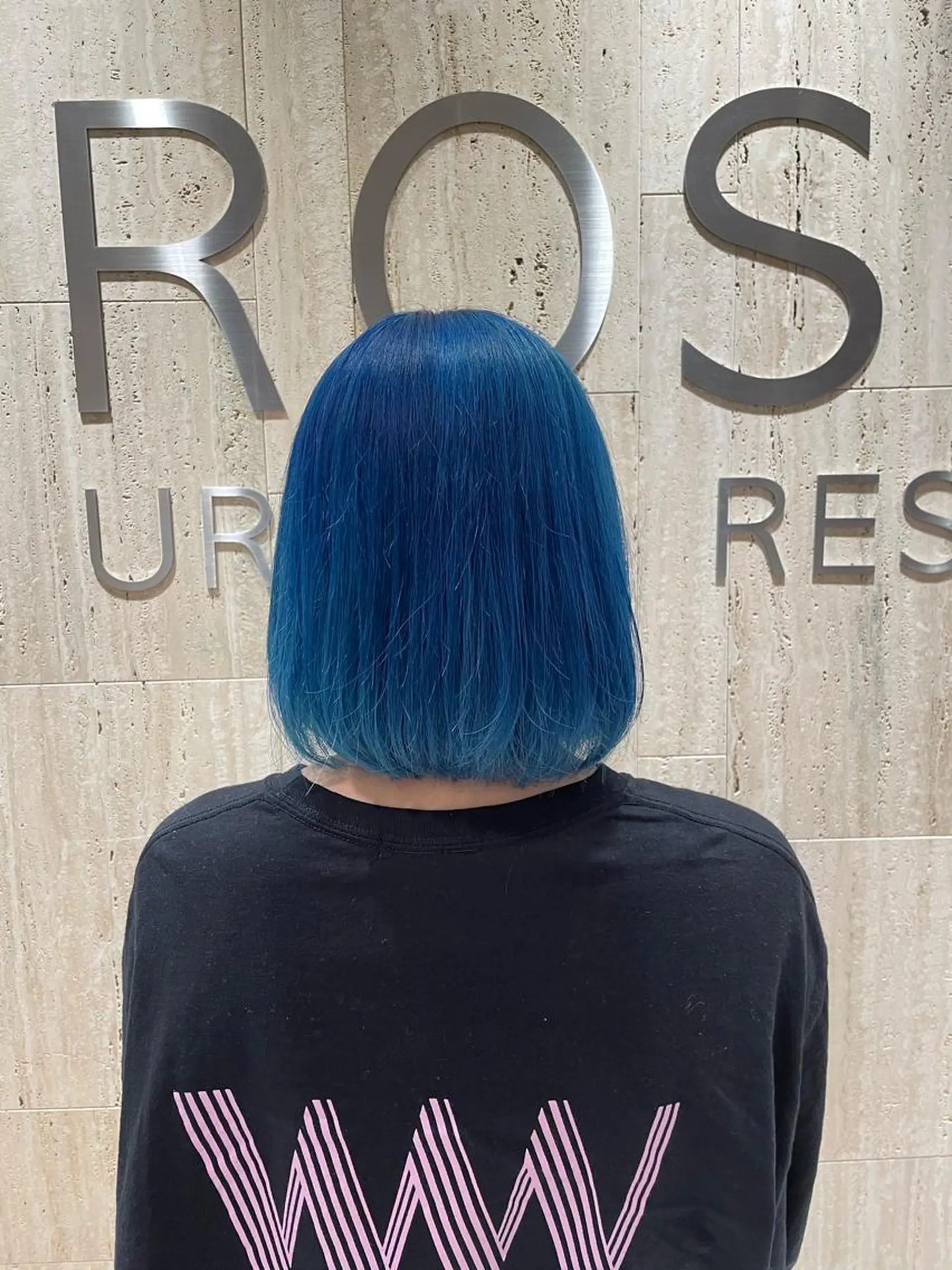 ショート カラー ブリーチ ブルーカラー カット ヘアカラー トリートメント 高橋 芽衣のヘアスタイル