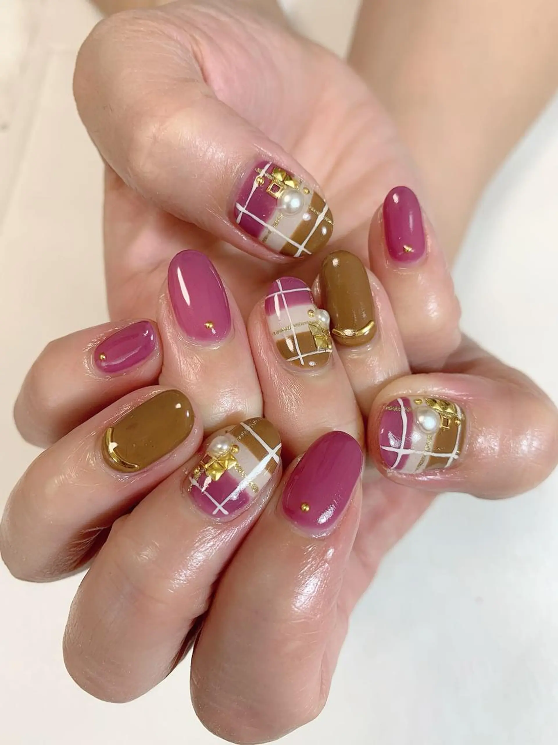 ミディアム ネイル nailアクイール morishitaのネイルデザイン