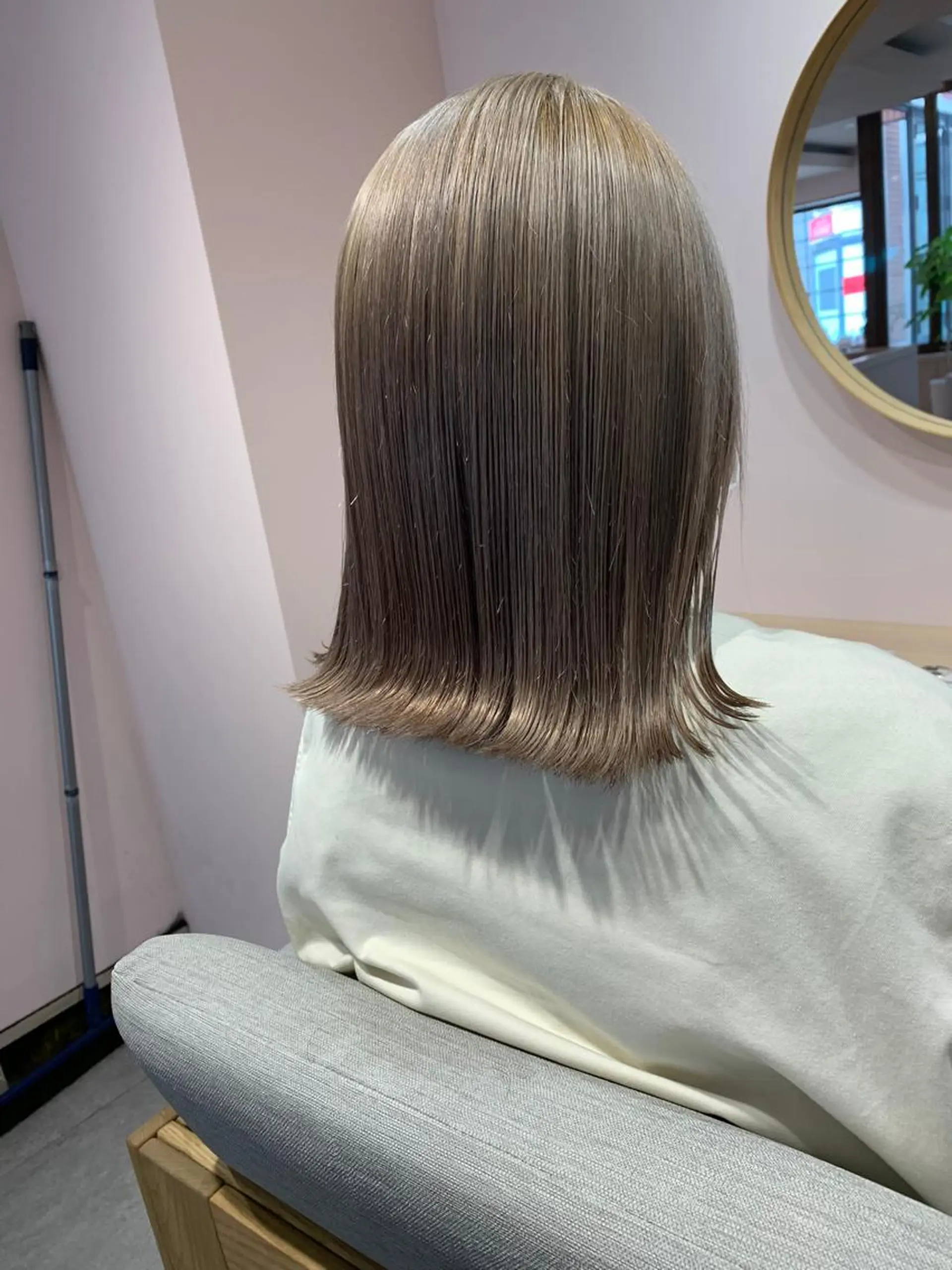 カラー グレージュ rio .のヘアスタイル