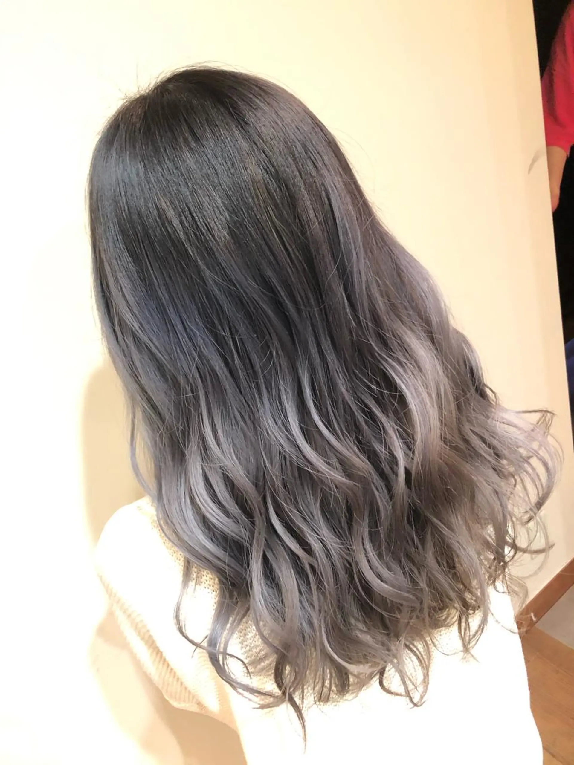 ロング カラー グラデーションカラー シルバー ヘアカラー トリートメント 💓シールエクステ ルミエールのヘアスタイル