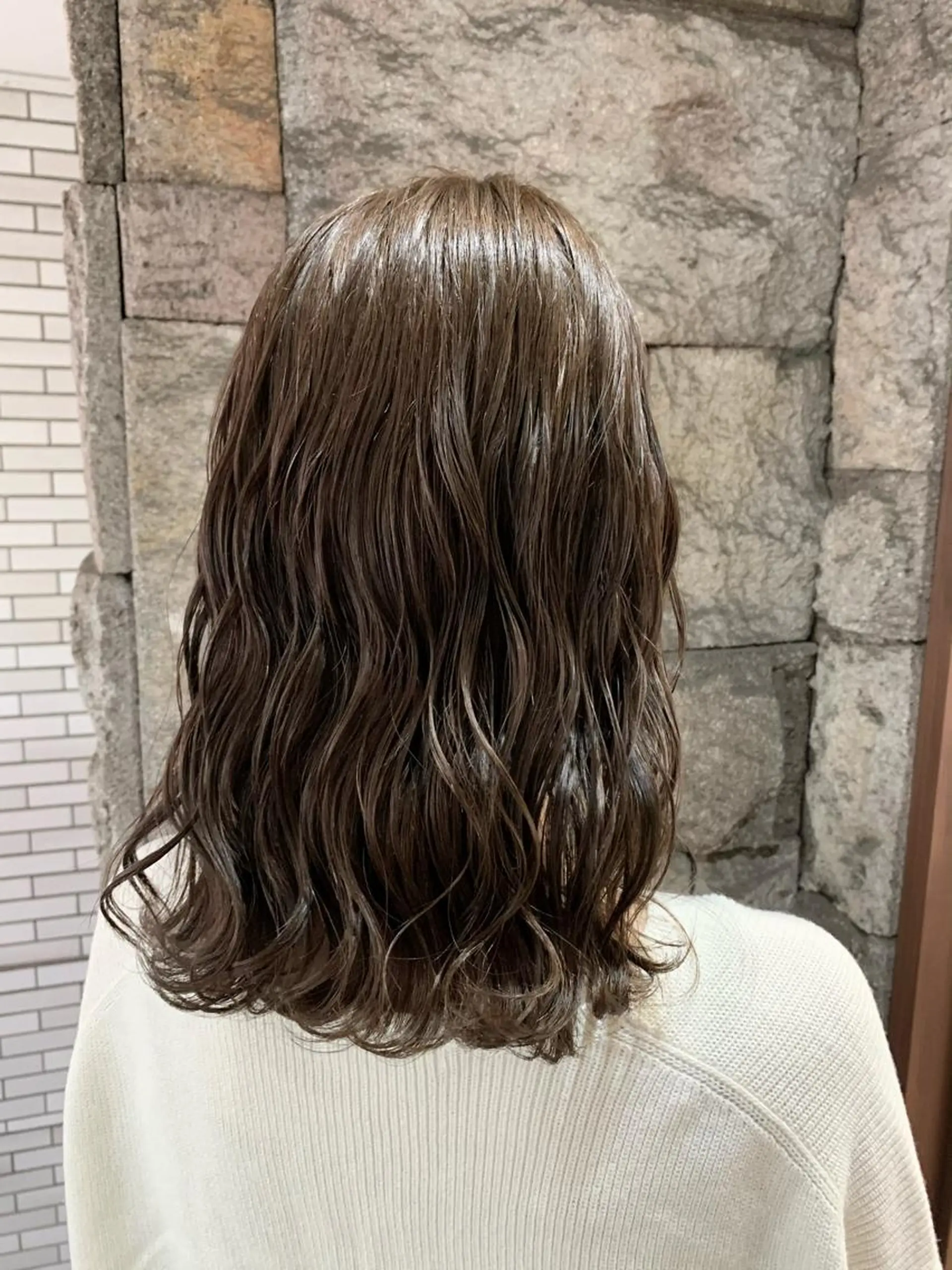 ミディアム カラー 蓮見  友里のヘアスタイル