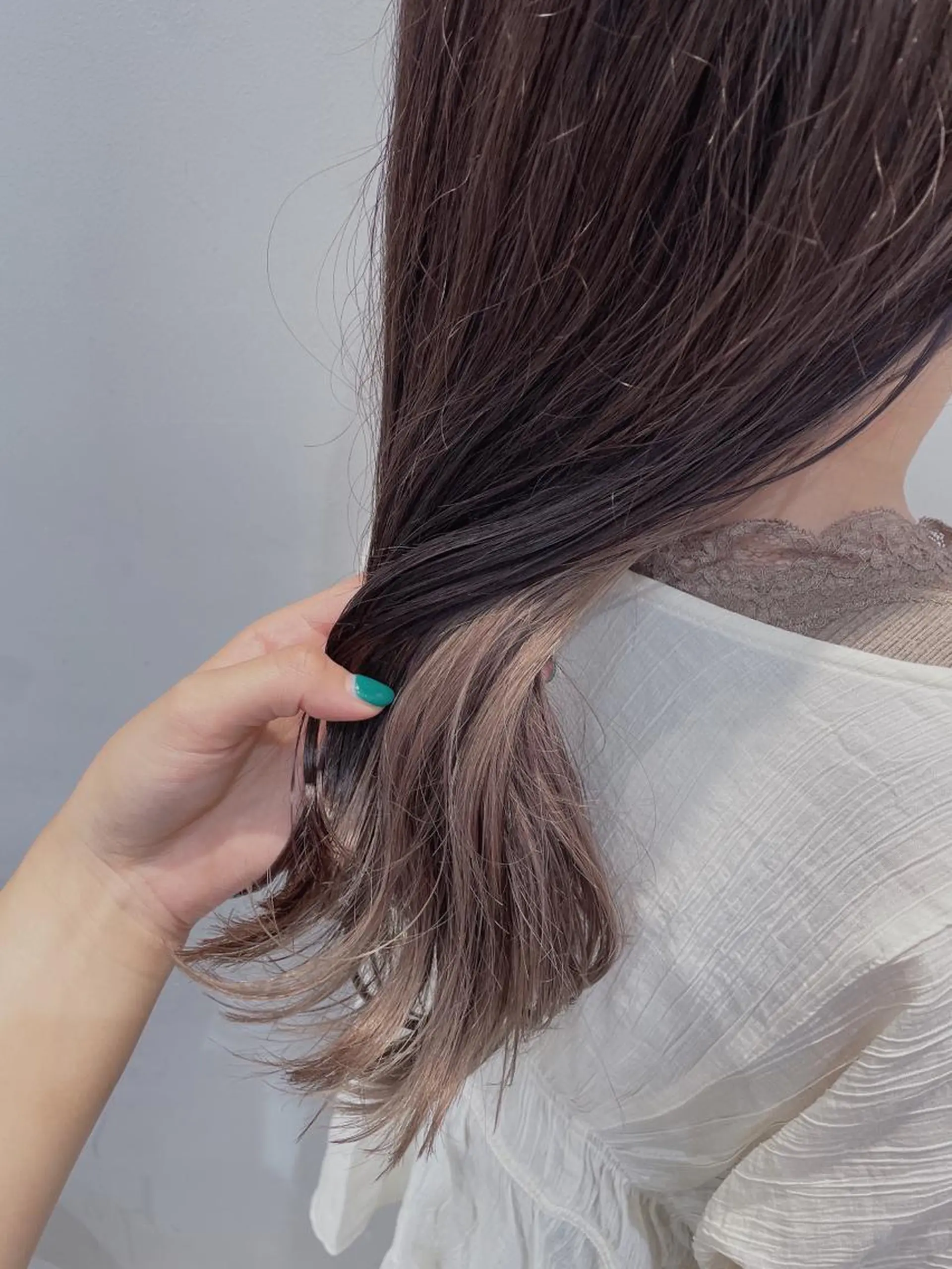 セミロング カラー ベージュカラー ブリーチ グレージュ インナーカラー カット ヘアカラー トリートメント 🦖鶴岡 香純🦖のヘアスタイル