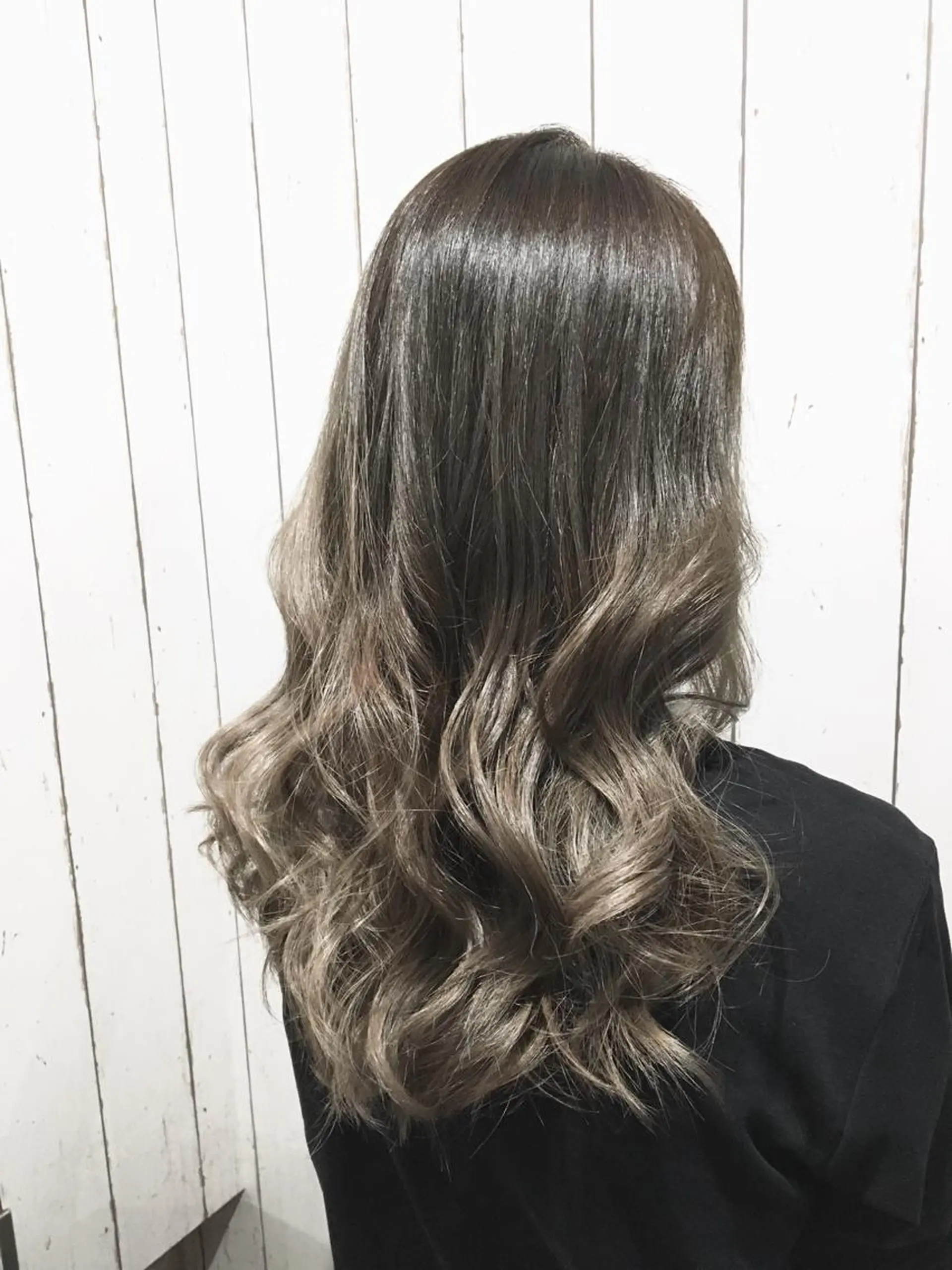 セミロング カラー パーマ ヘアアレンジ アッシュ 透明感カラー グラデーションカラー シルバー 外国人風カラー ヘアカラー トリートメント 👑指名率No.1 👑坂口飛翔のヘアスタイル