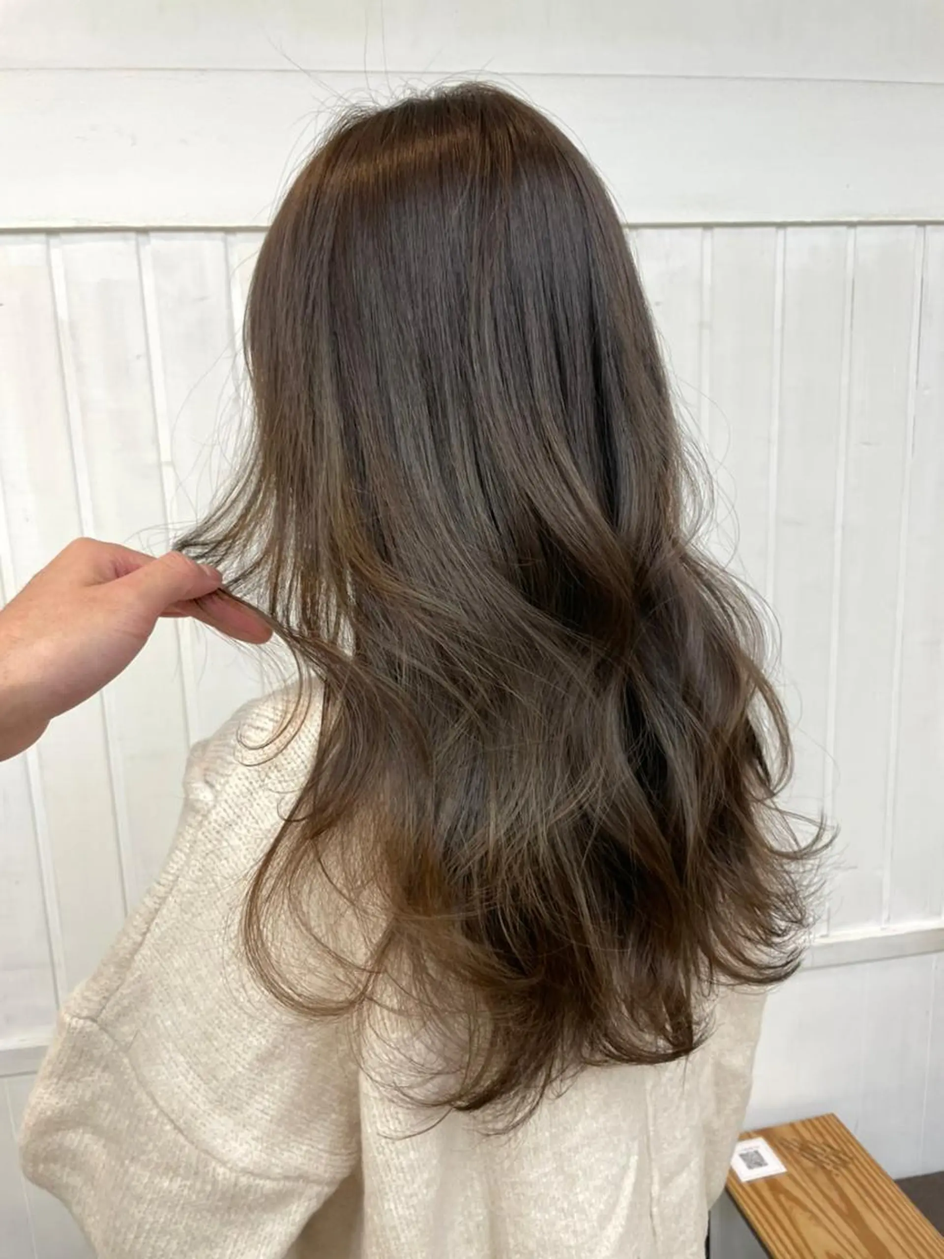 セミロング カラー ヘアアレンジ N° +aero 横浜のヘアスタイル