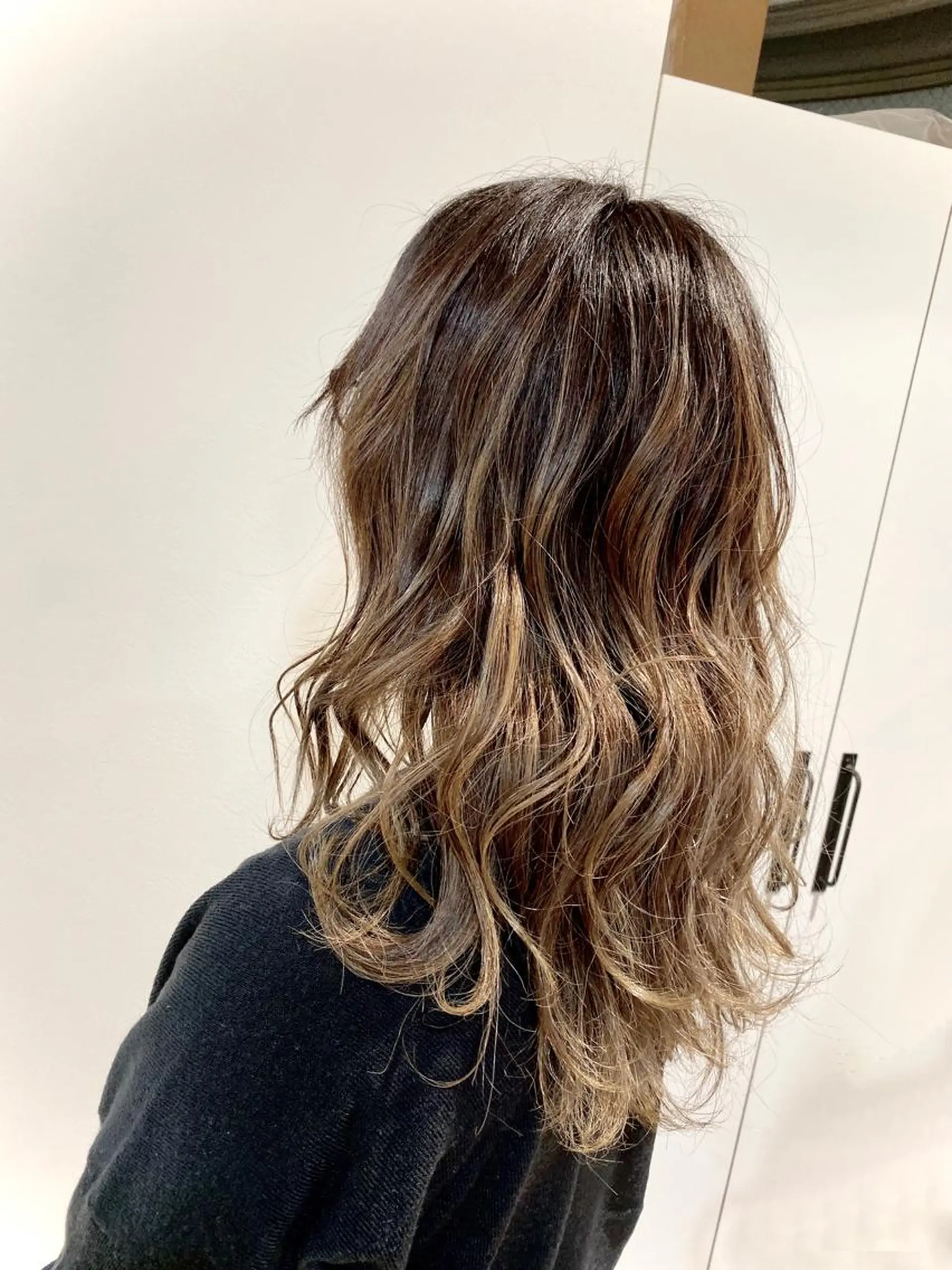 セミロング カラー バレイヤージュ ベージュカラー ハイライトカラー 外国人風カラー ハイライト ヘアカラー トリートメント Kazu .Kのヘアスタイル