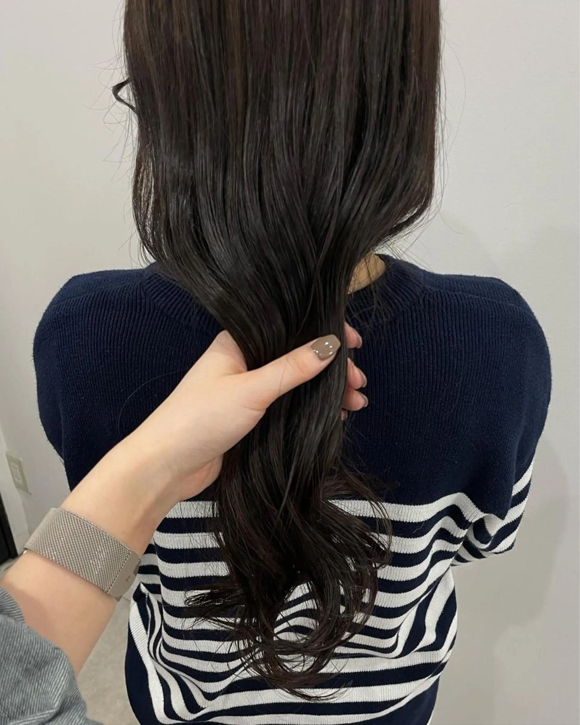 セミロング カラー カット ヘアカラー トリートメント ニシザカ マナのヘアスタイル