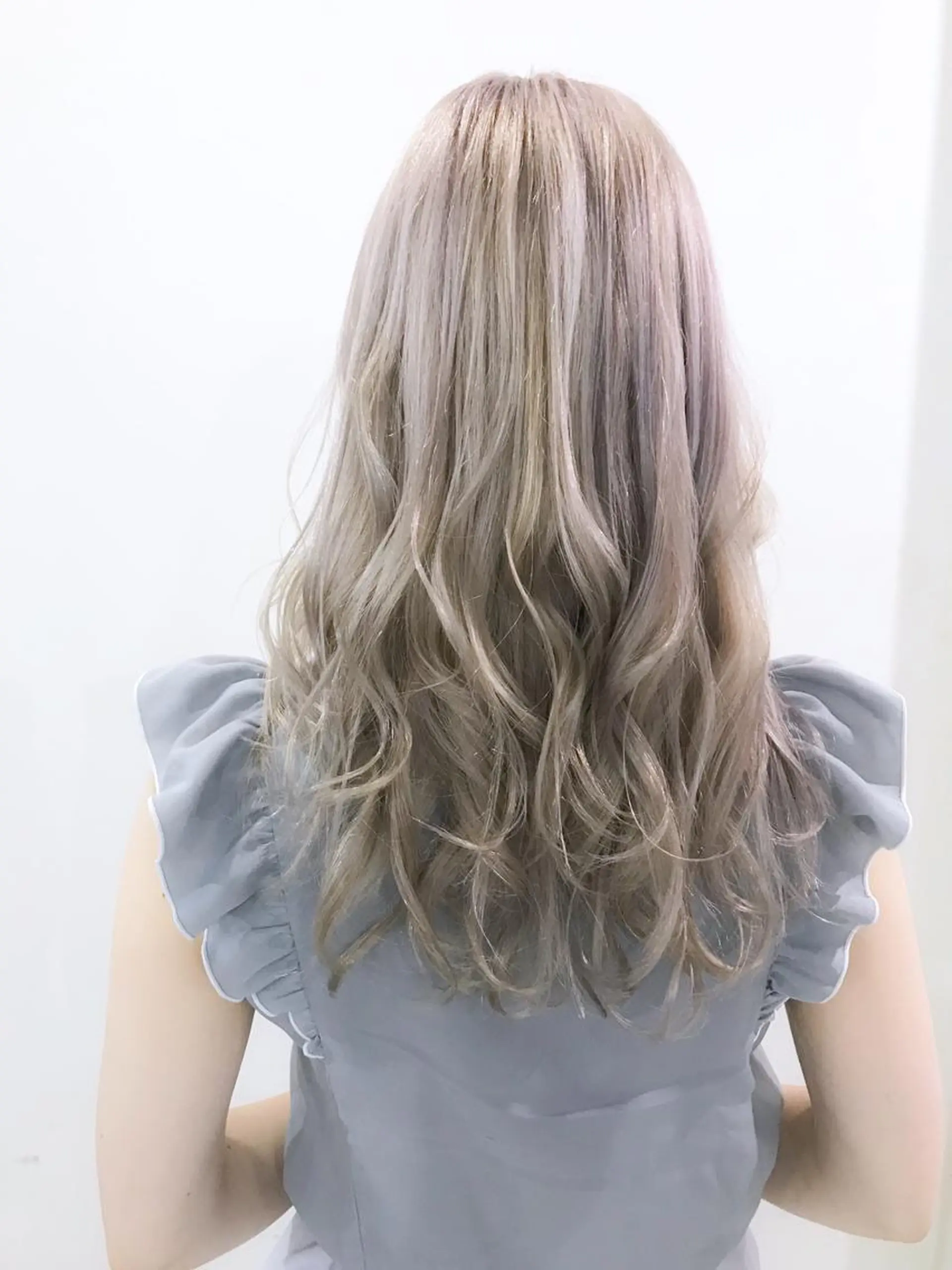 ロング カラー ベージュカラー エクステ（レミー毛） NINEのヘアスタイル