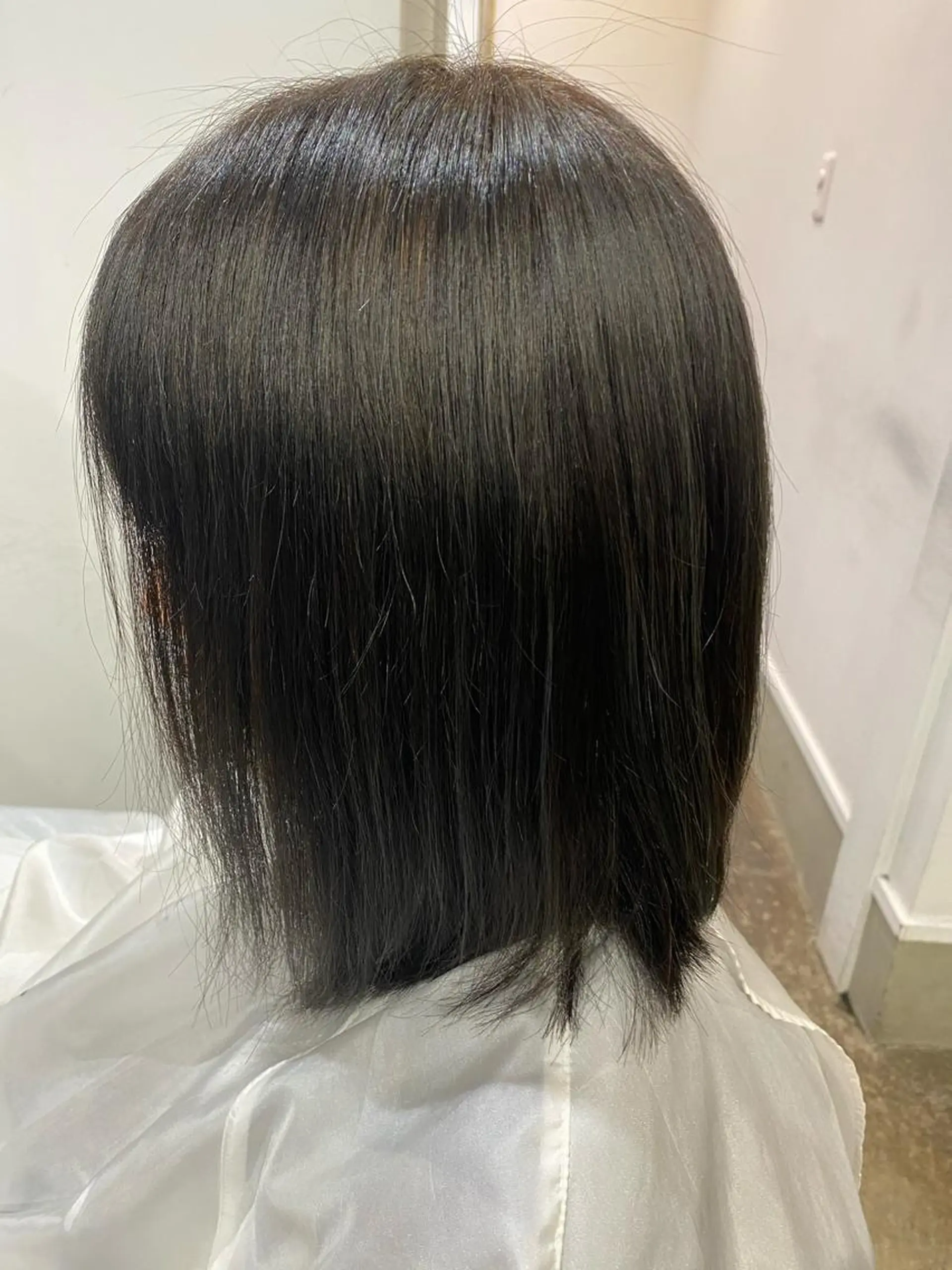 ミディアム カラー ブルーカラー ブルージュ ハイライトカラー ハイライト 沖田 舞衣のヘアスタイル